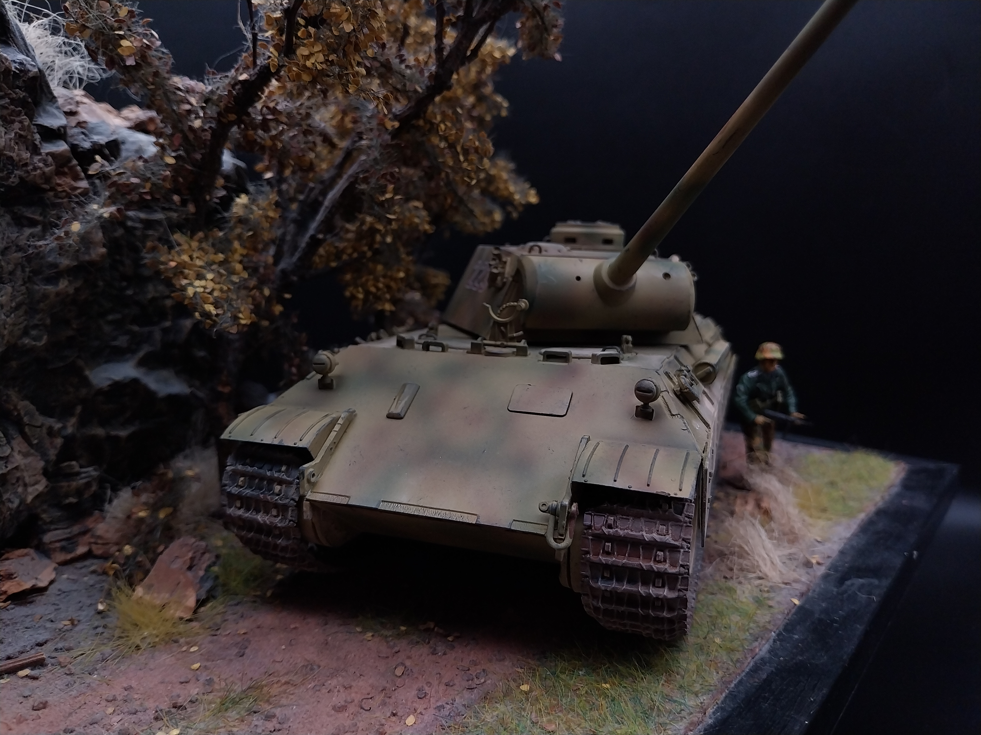 German tank with camo Italeri 290 PanzerKampfwagen V Ausf. D Panther 1:35 Built & Painted