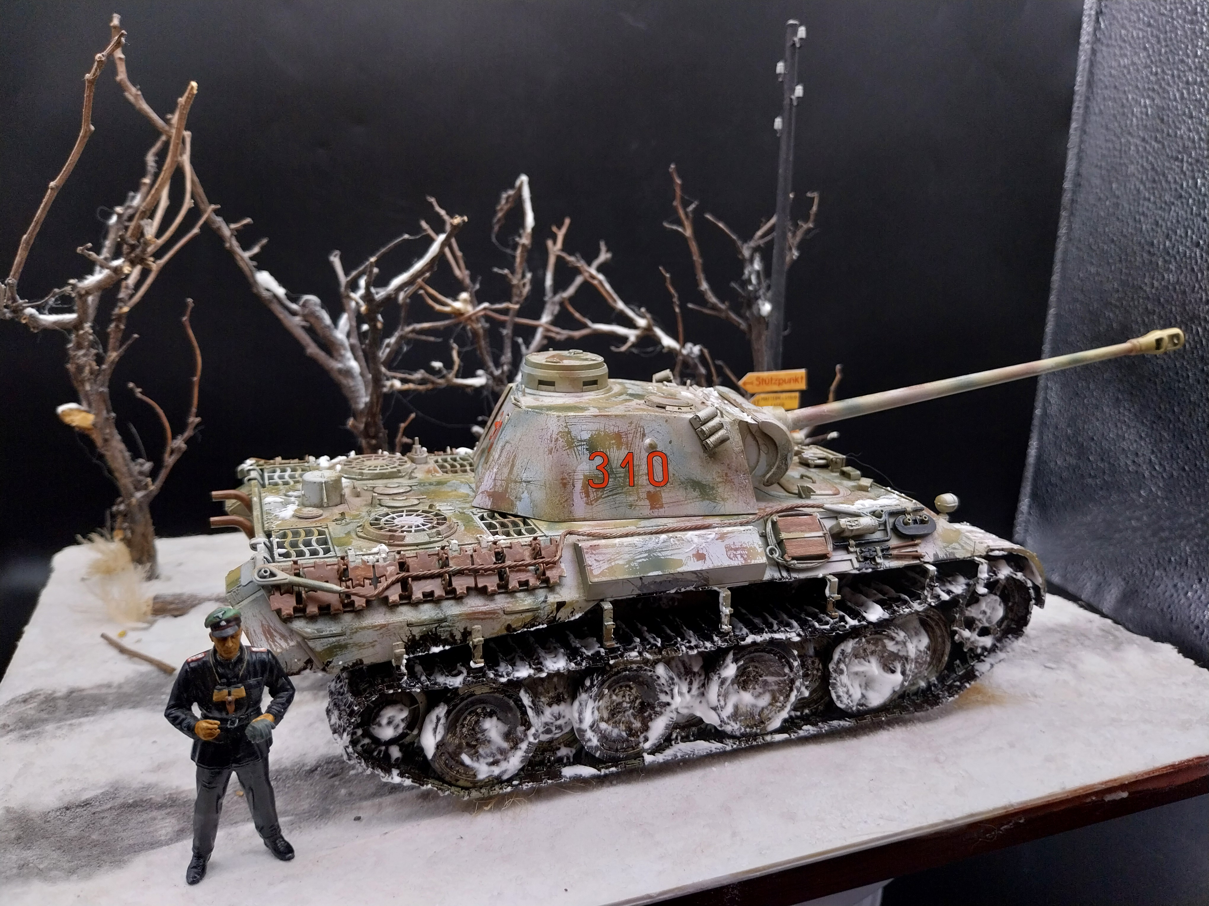 German tank with camo Italeri 290 PanzerKampfwagen V Ausf. D Panther 1:35 Built & Painted