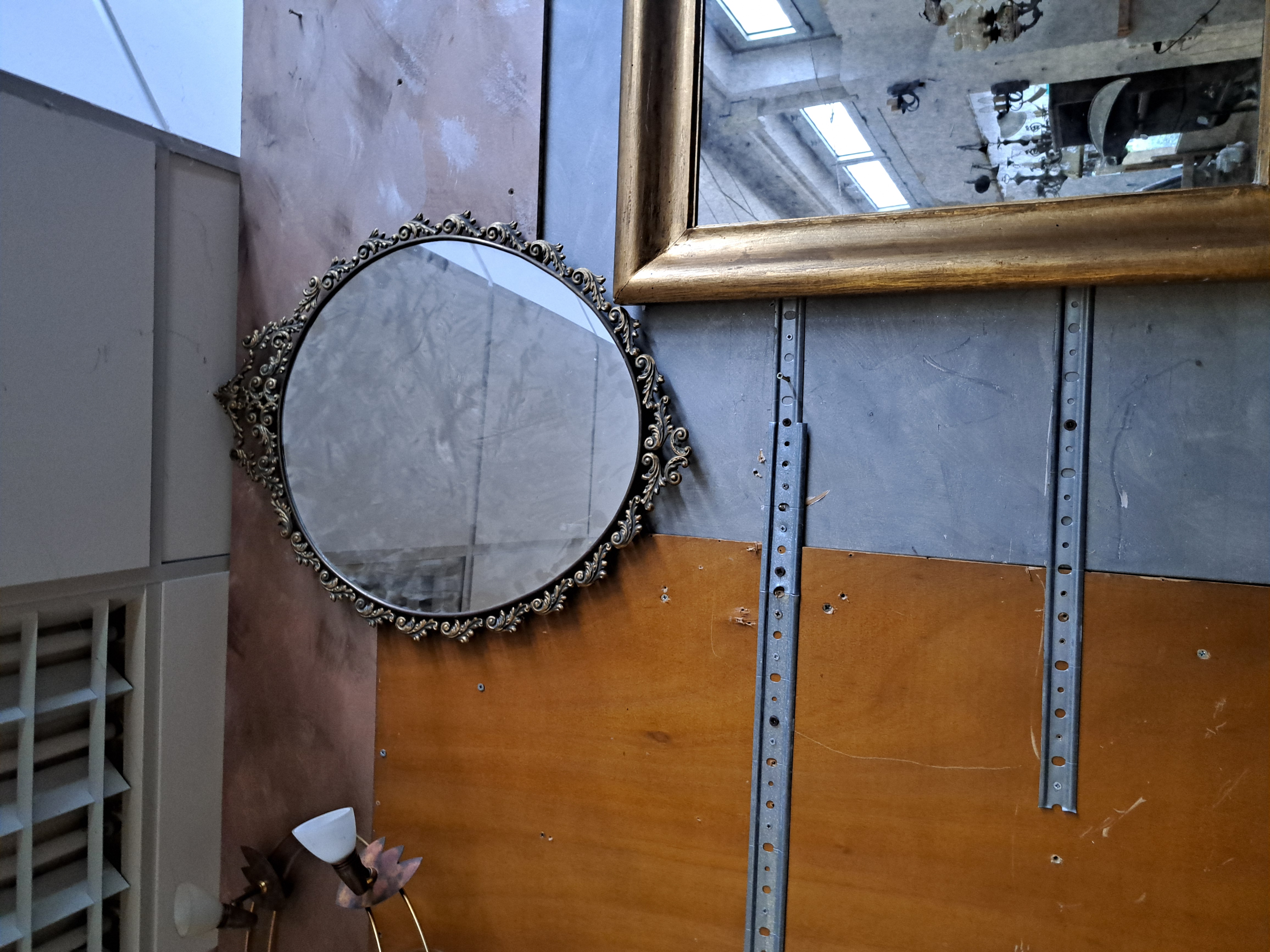 Specchio ovale decorativo