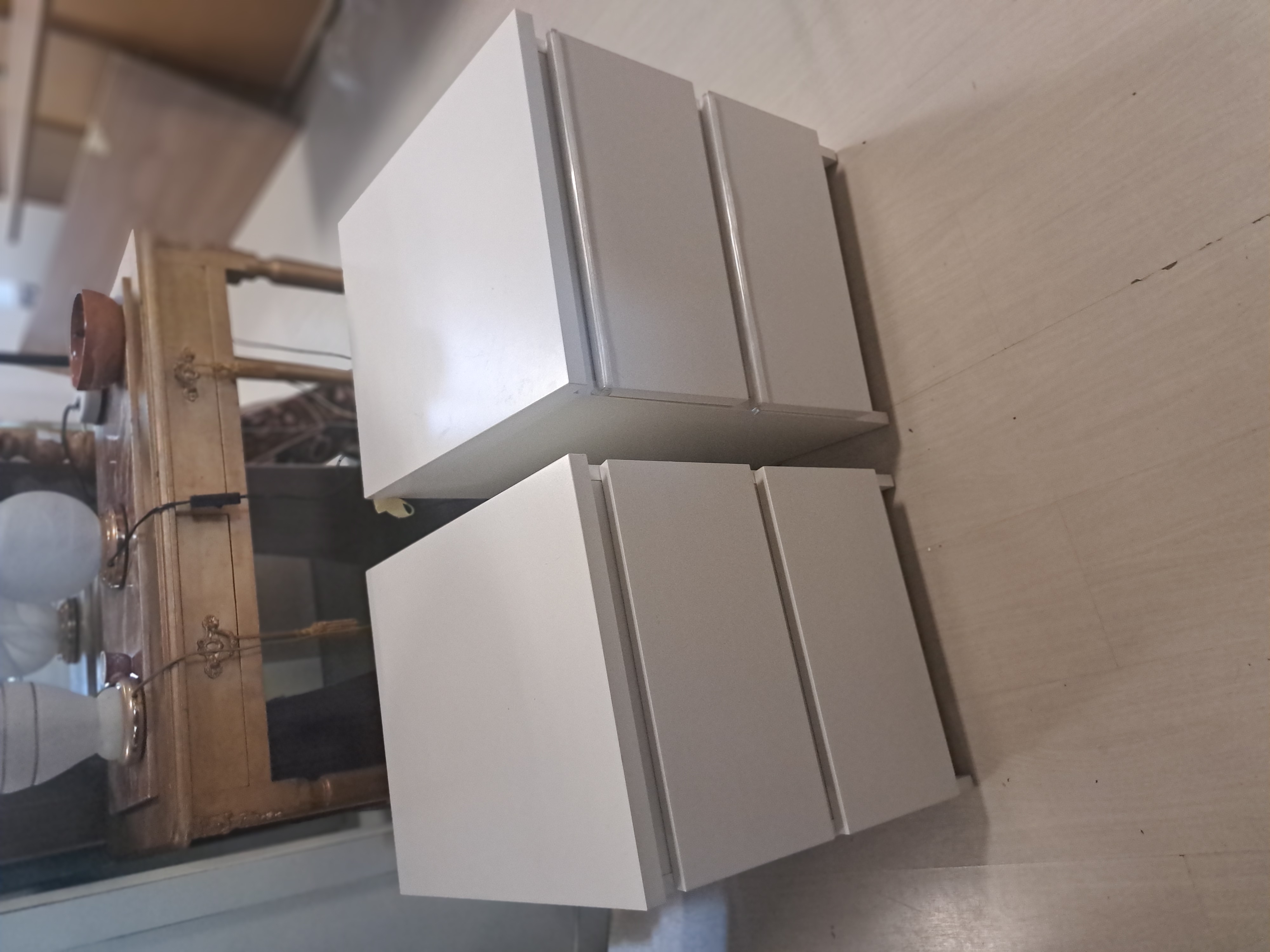 Set di comodini moderni