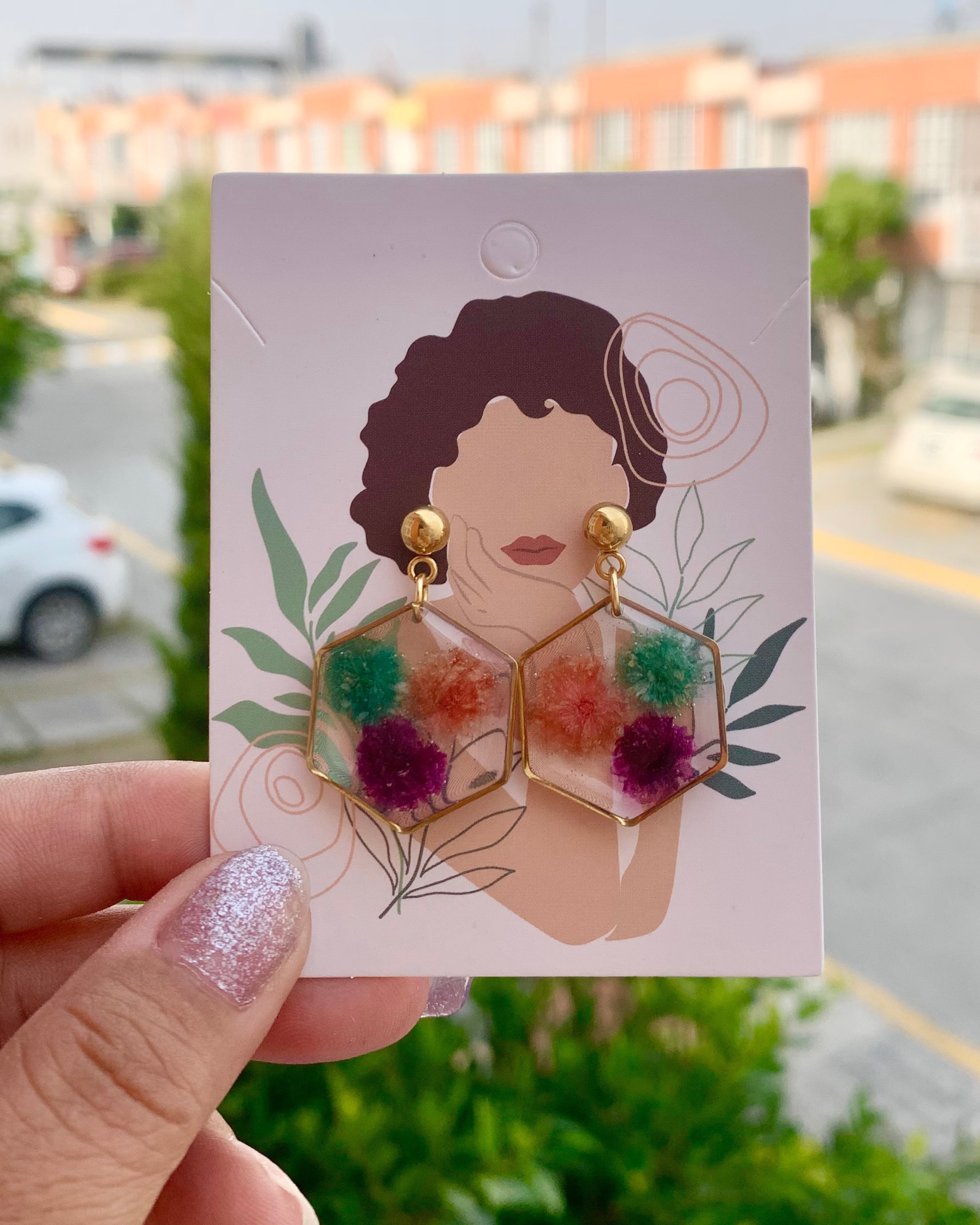 Aretes de flores de tres colores