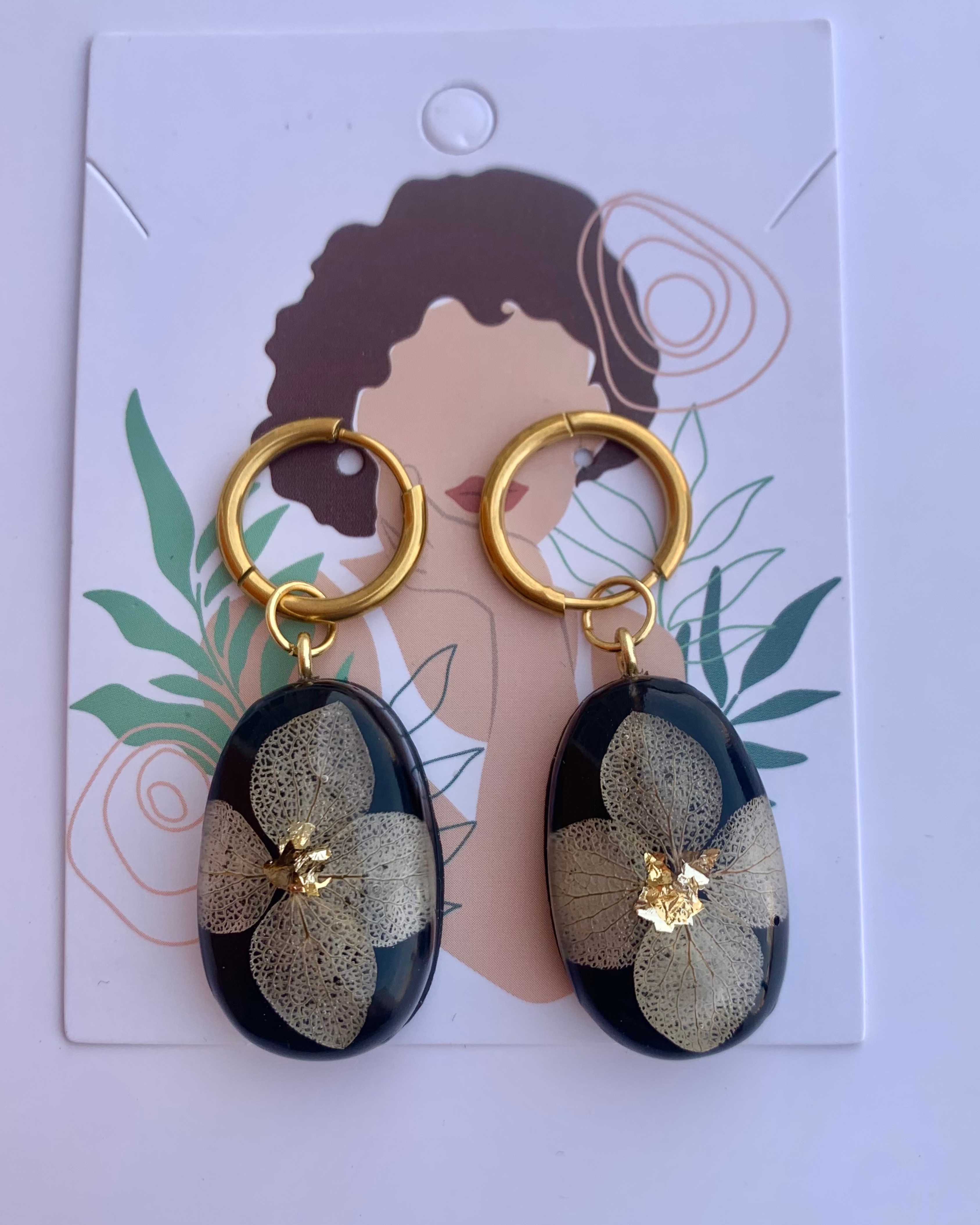 Aretes con flor natural y gancho desmontable