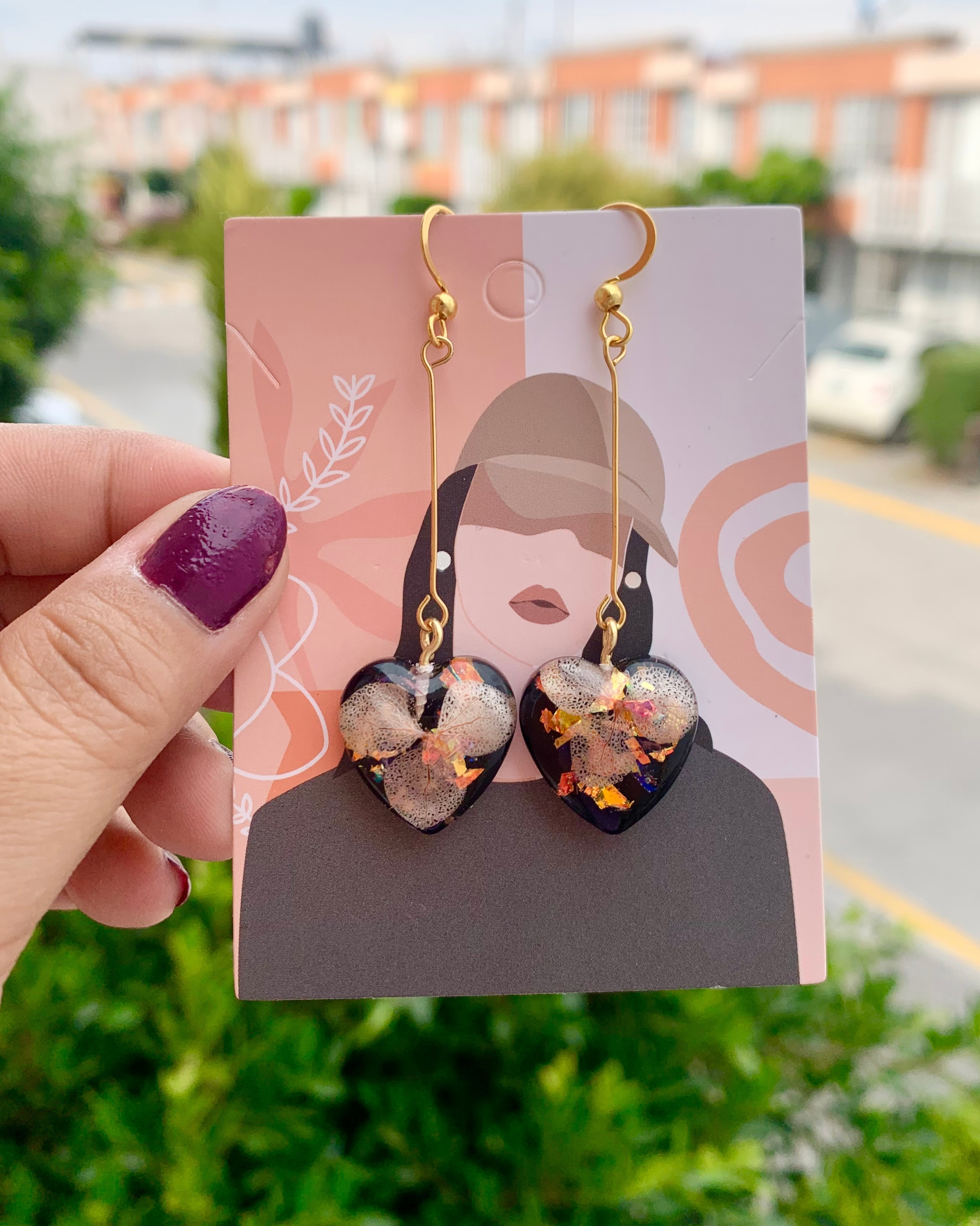 Pendientes de corazón y flor