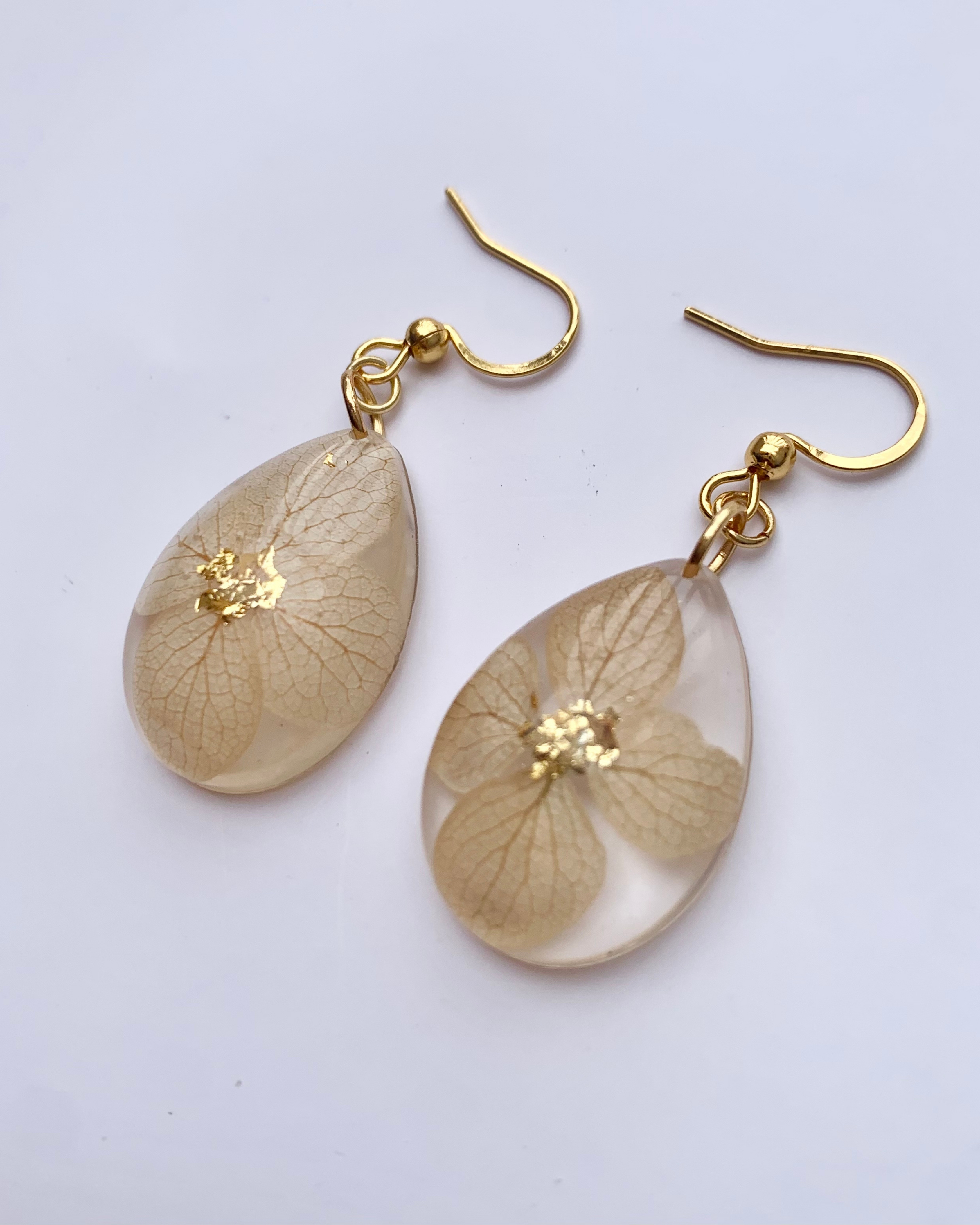 Pendientes de flores secas