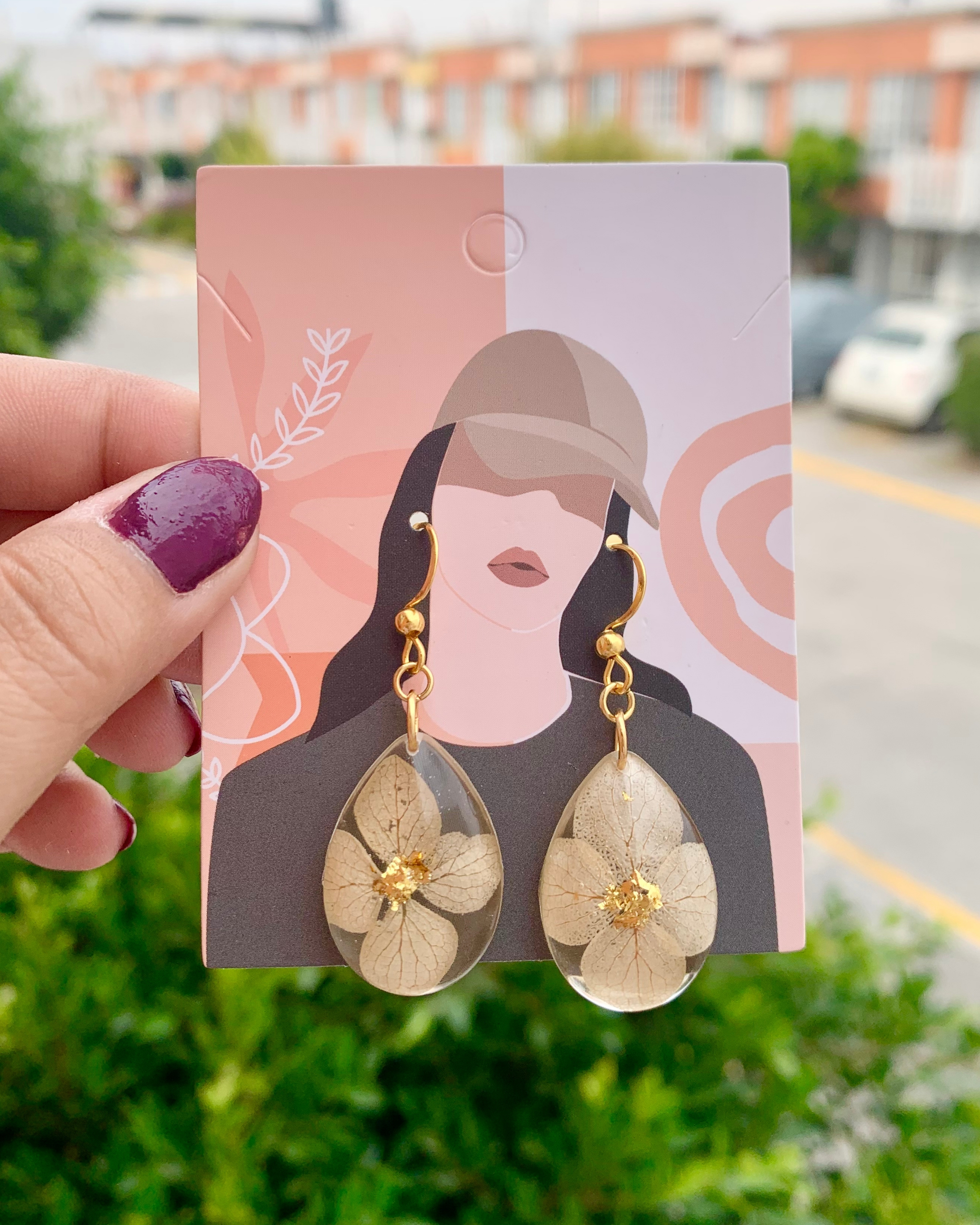 Pendientes de flores secas
