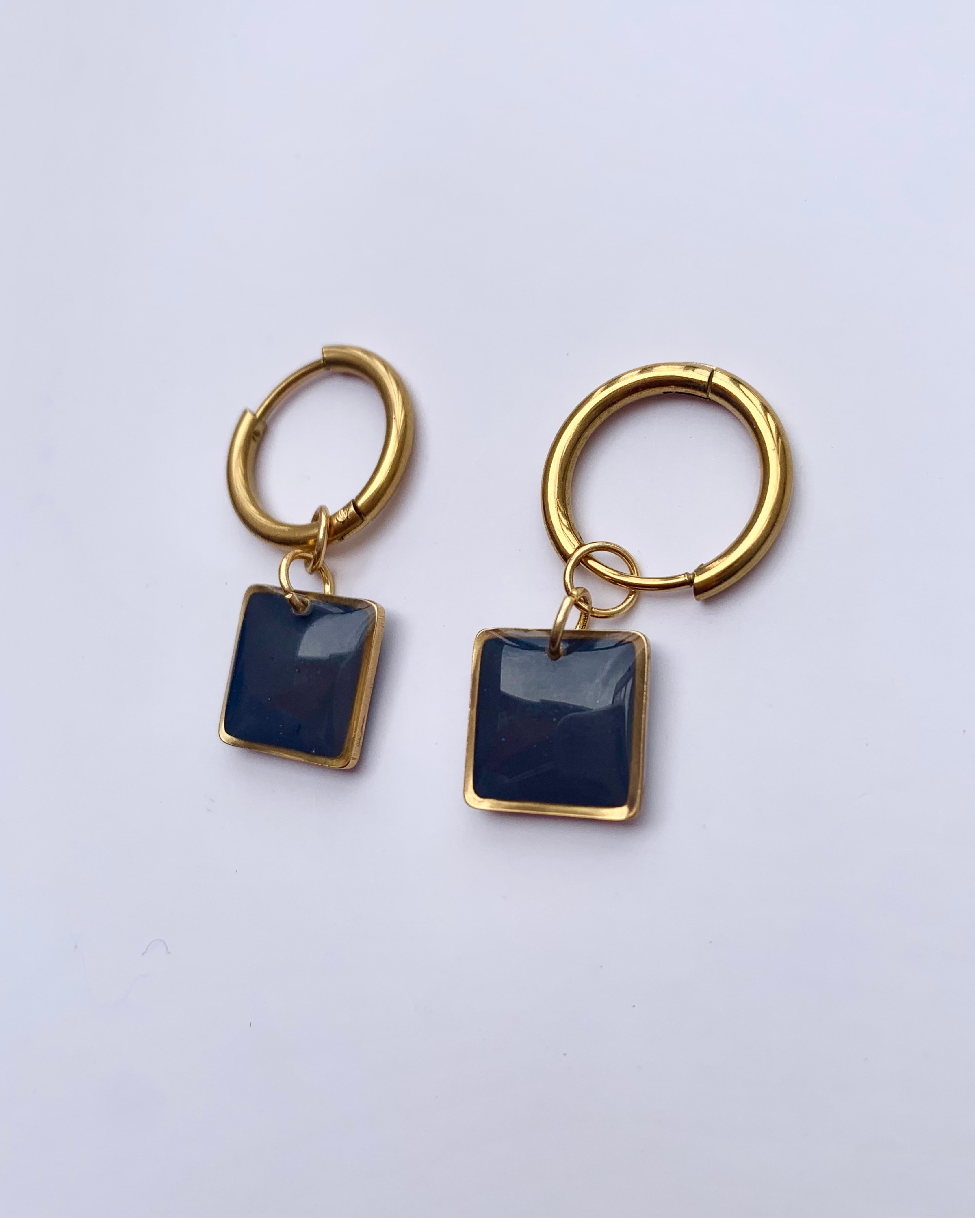 Pendientes de forma cuadrada y gancho desmontable