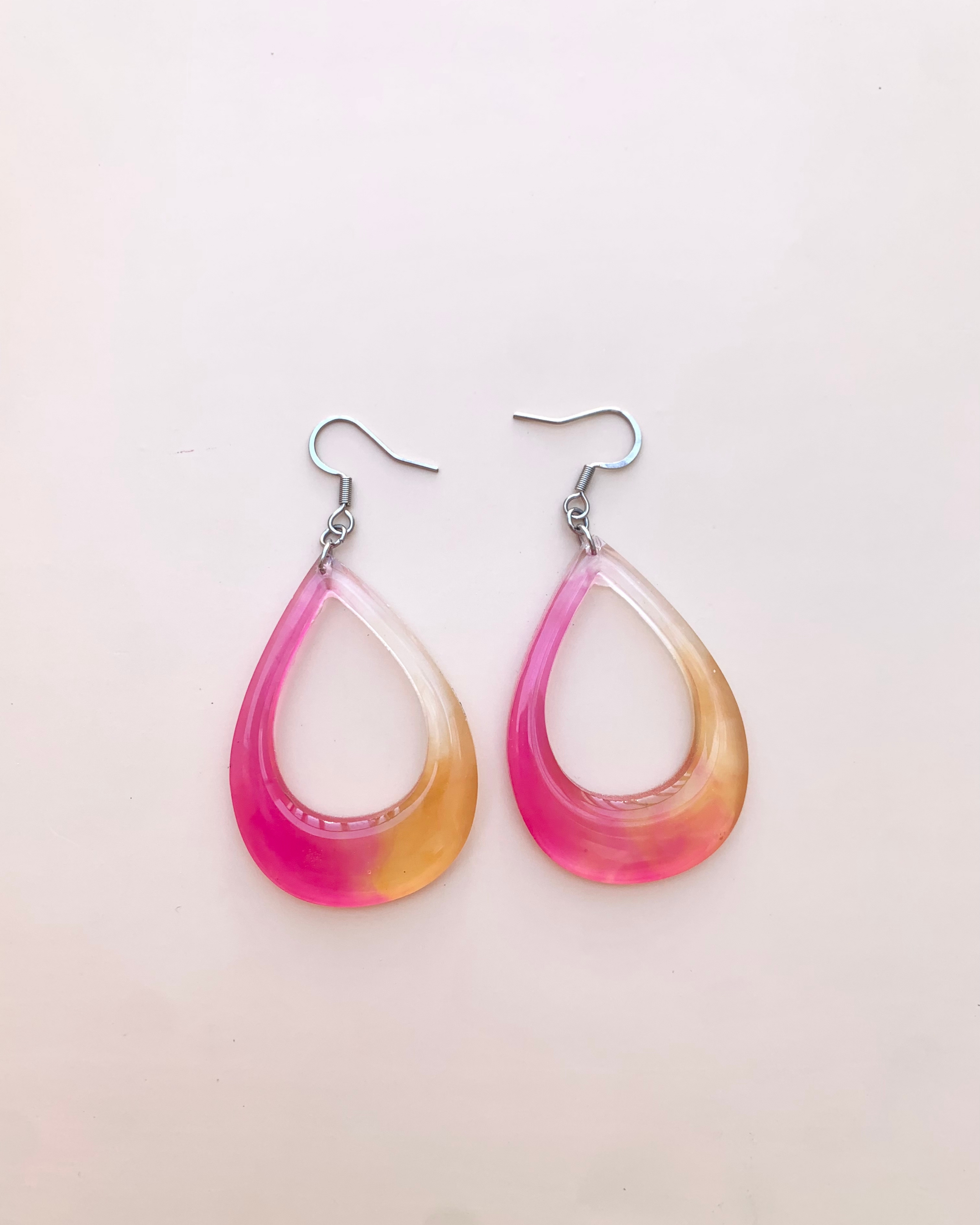 Pendientes colgantes de resina