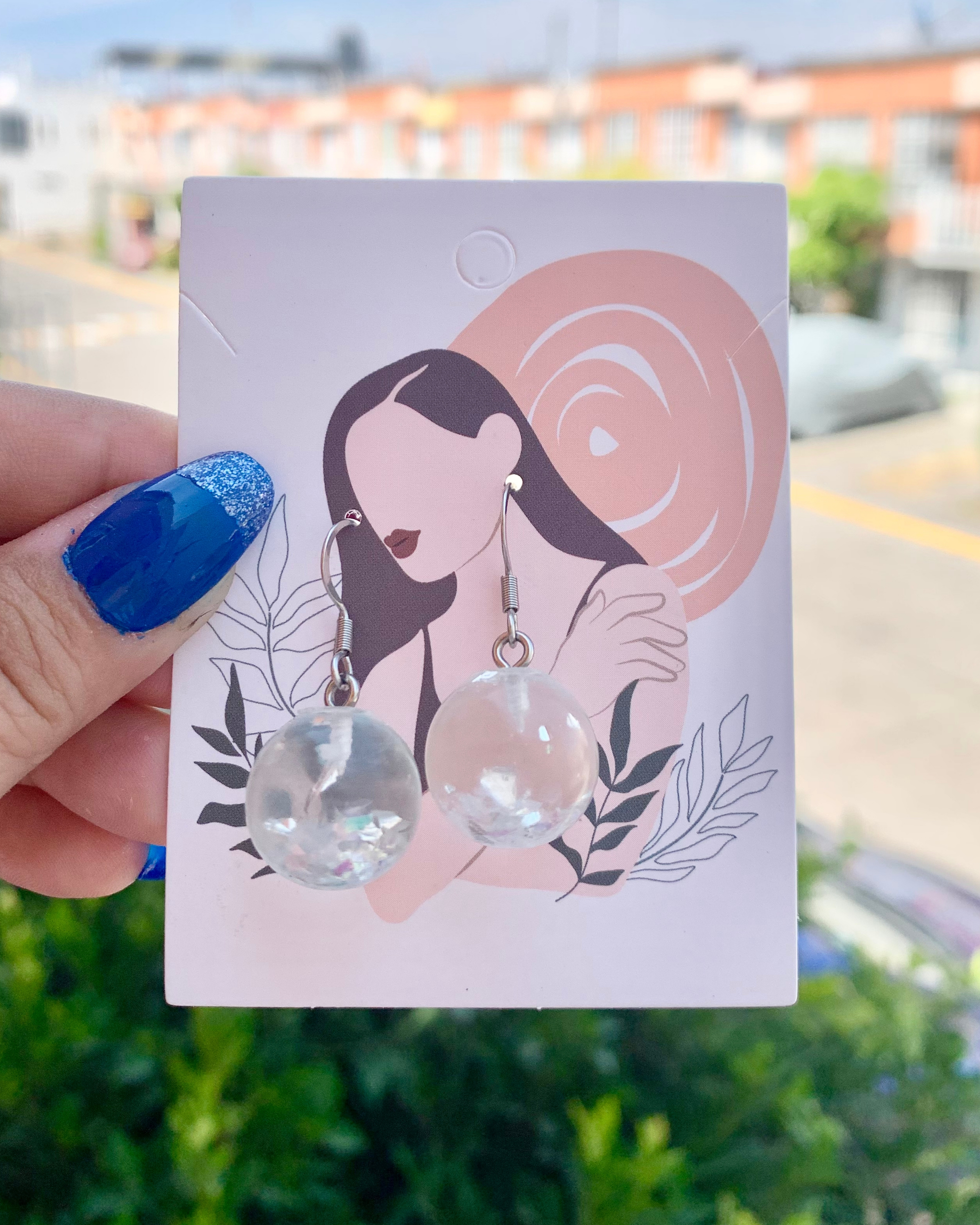 Pendientes de bola transparente