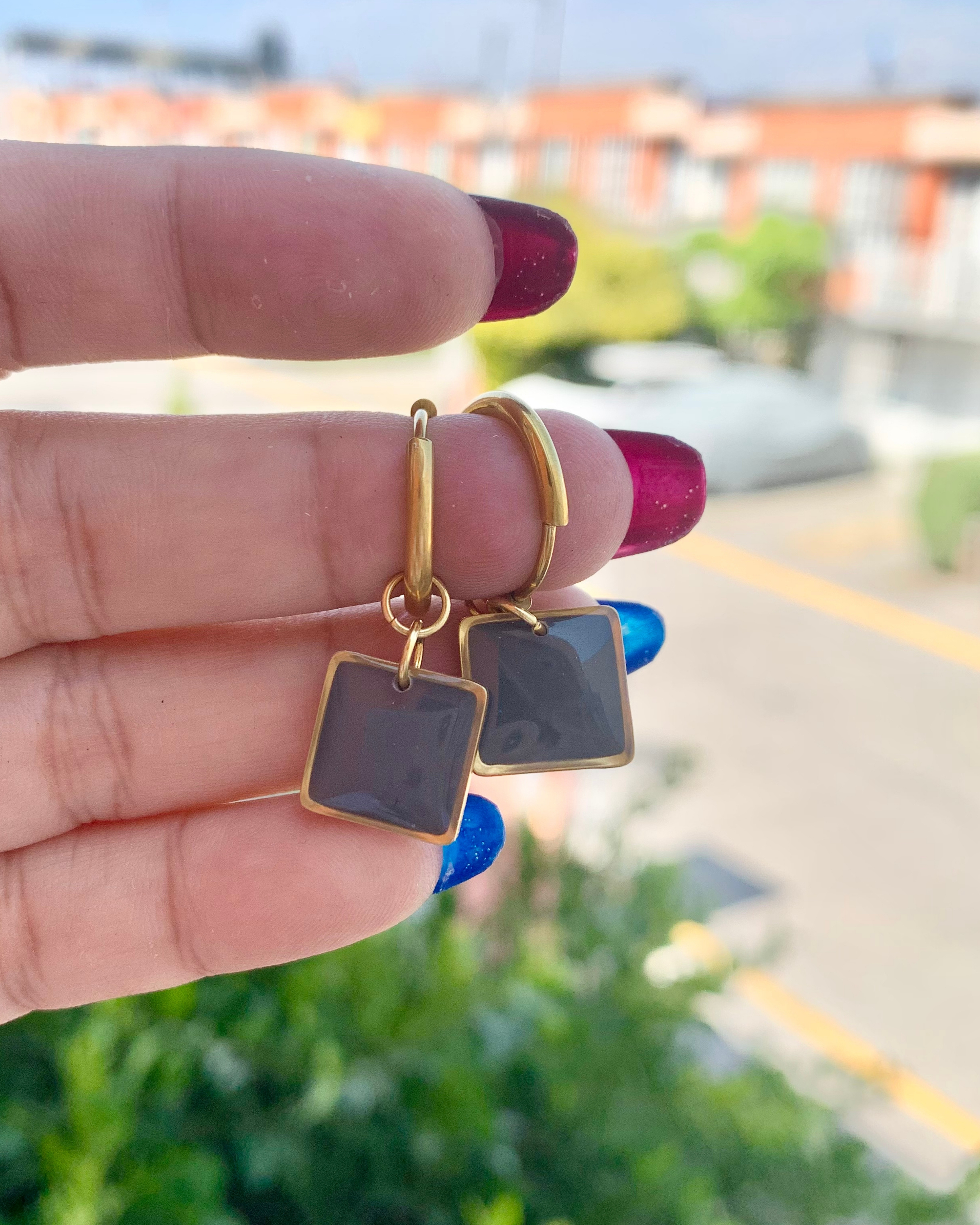 Pendientes de forma cuadrada y gancho desmontable