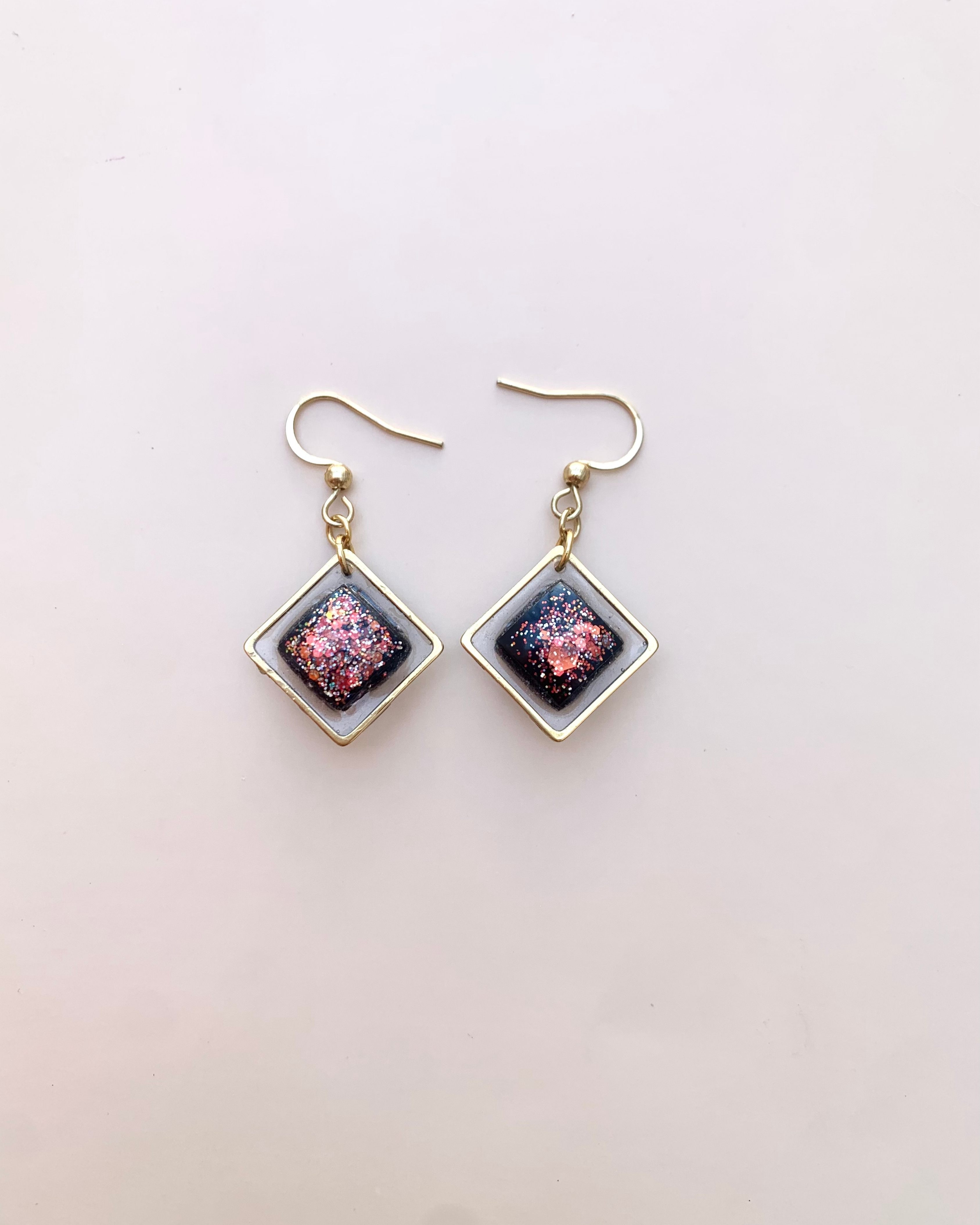 Pendientes con cuadro de purpurina