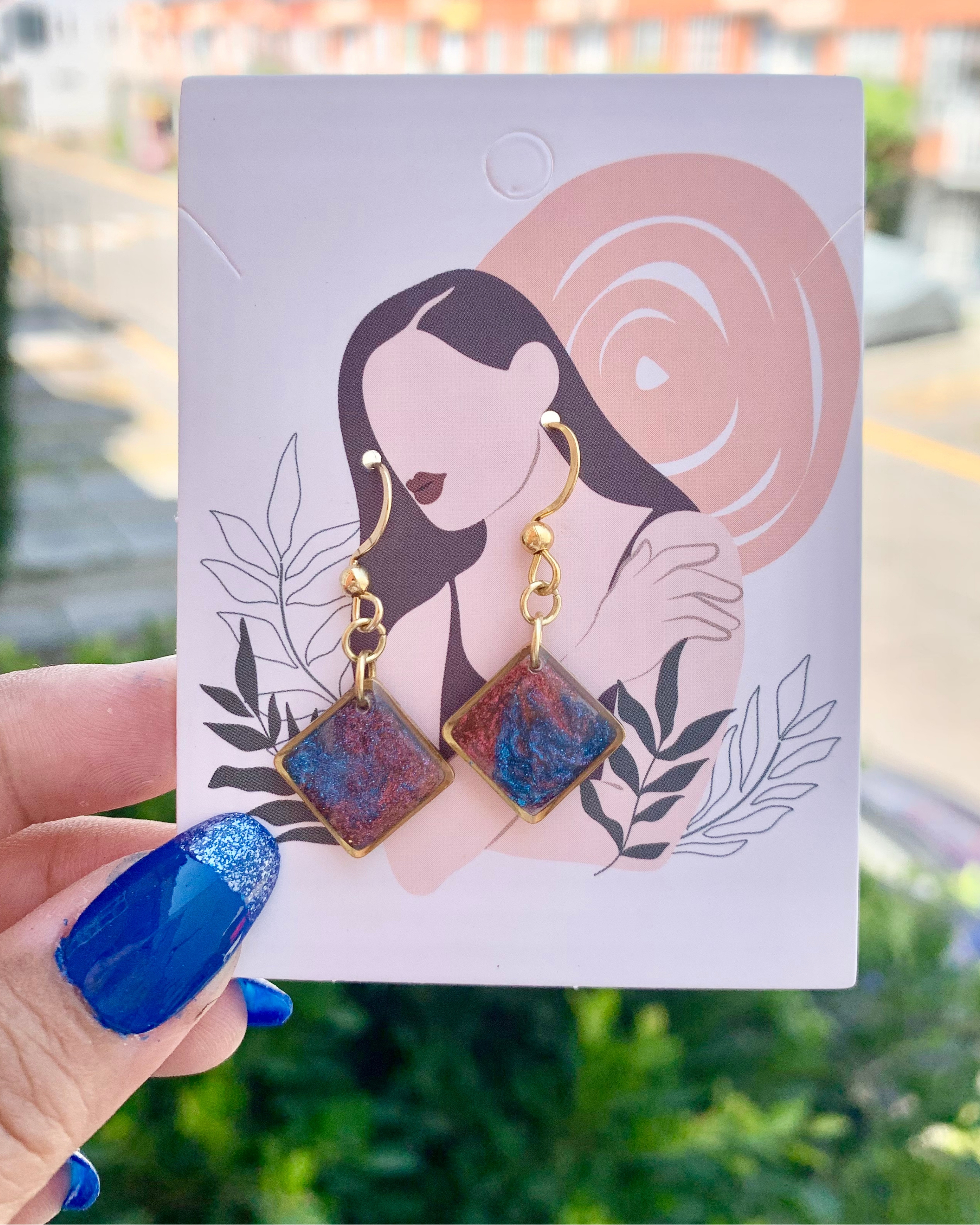 Pendientes cuadrados de colores