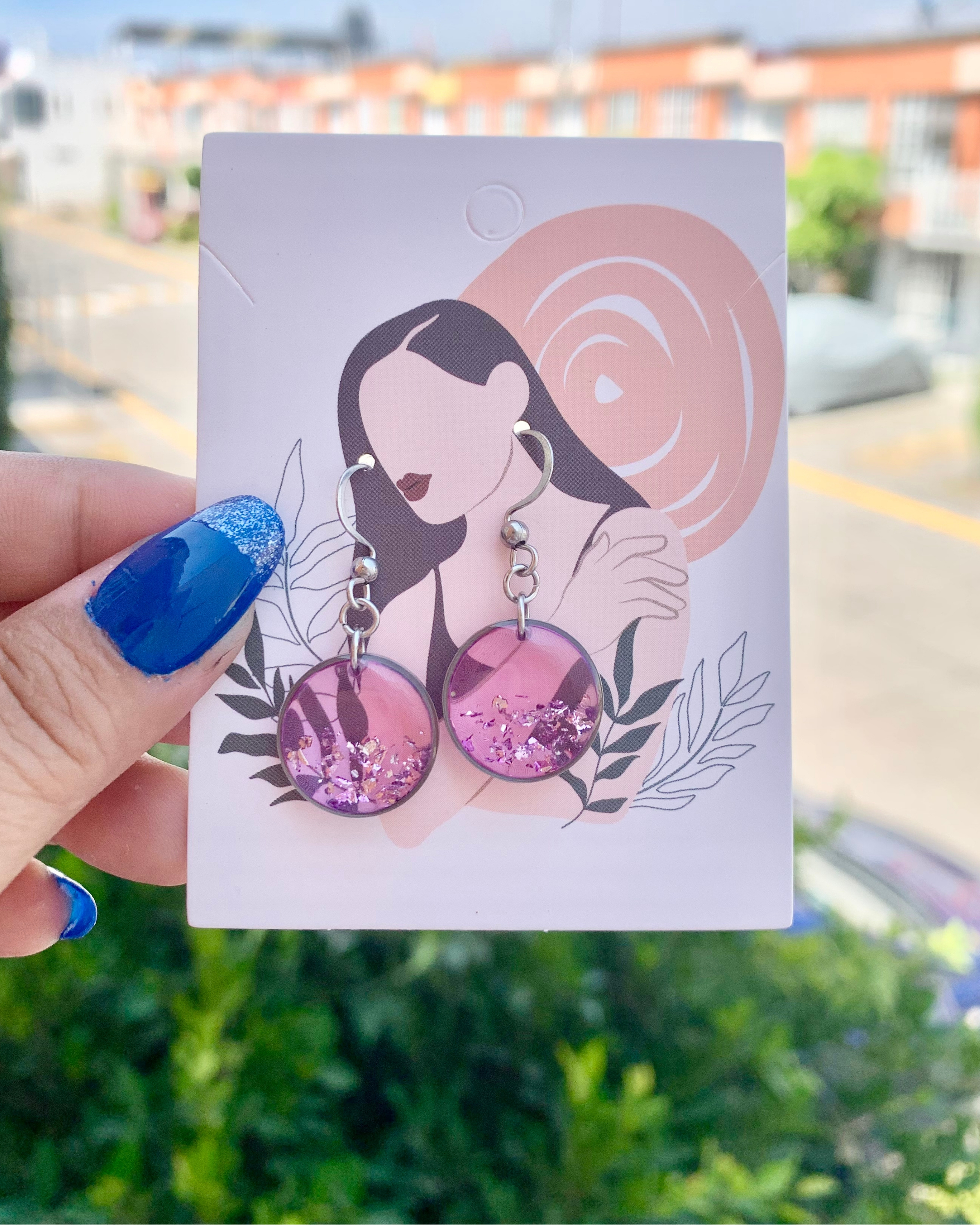 Pendientes de cristal morado