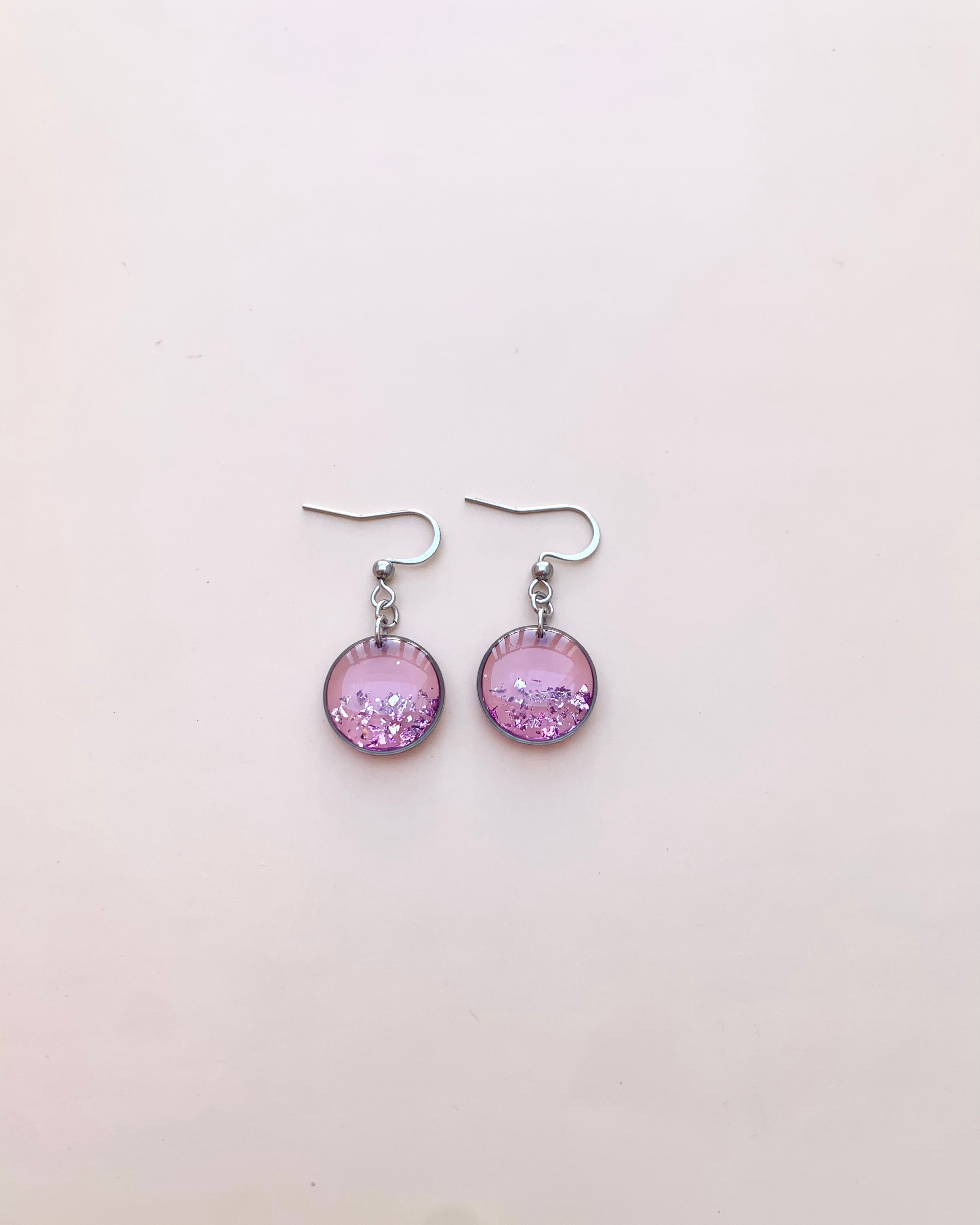 Pendientes de cristal morado