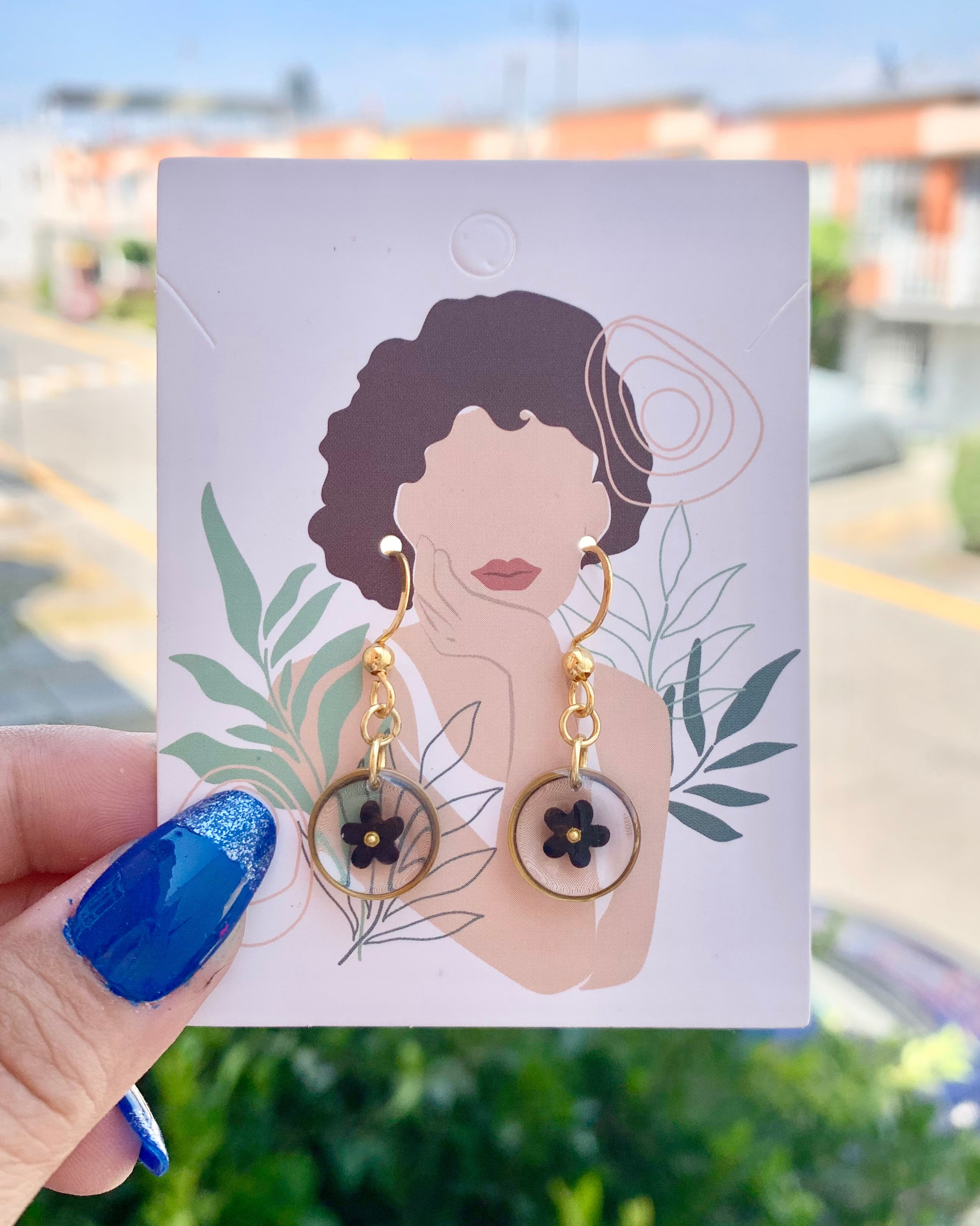 Pendientes con decoración de flores