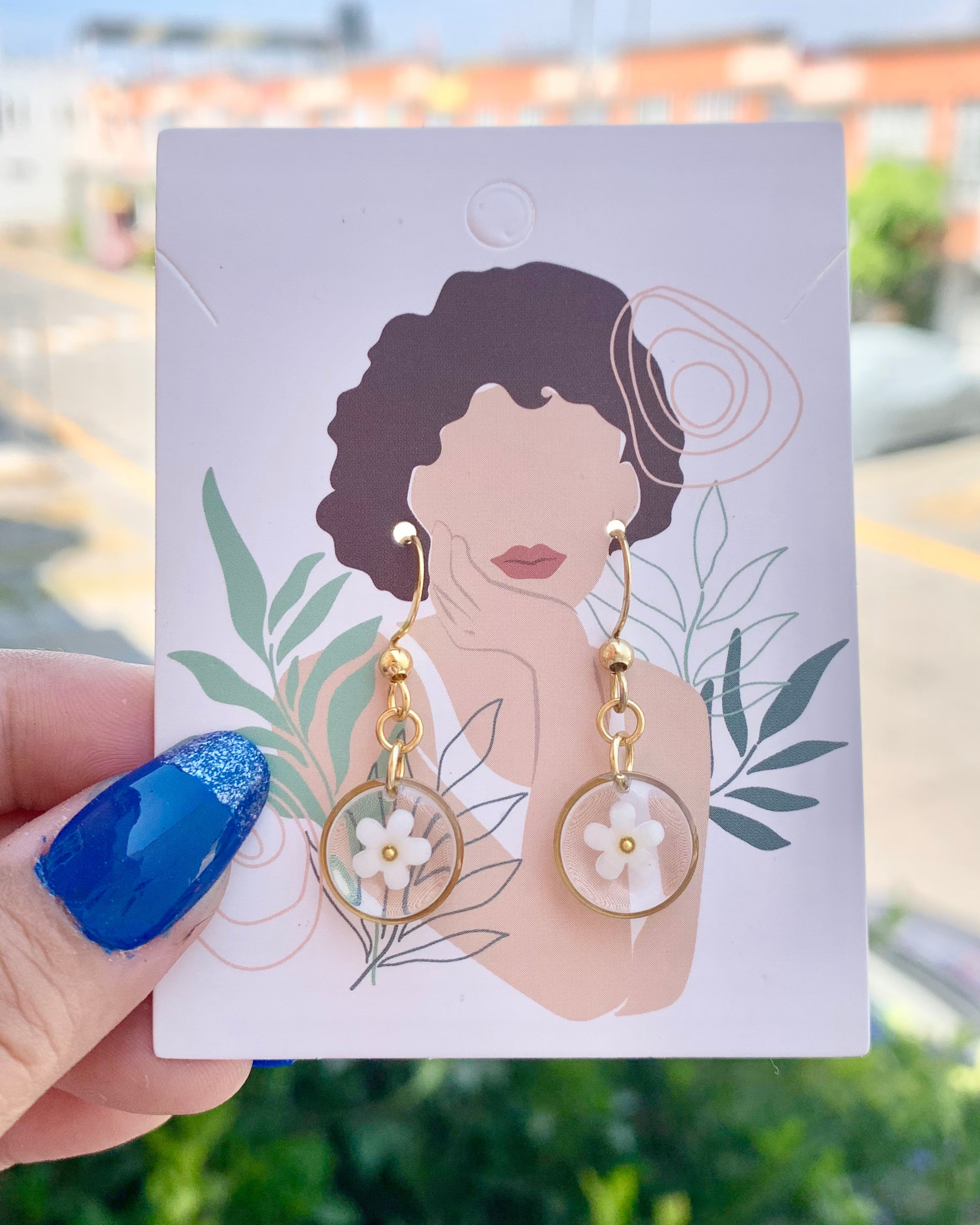 Pendientes con decoración de flores