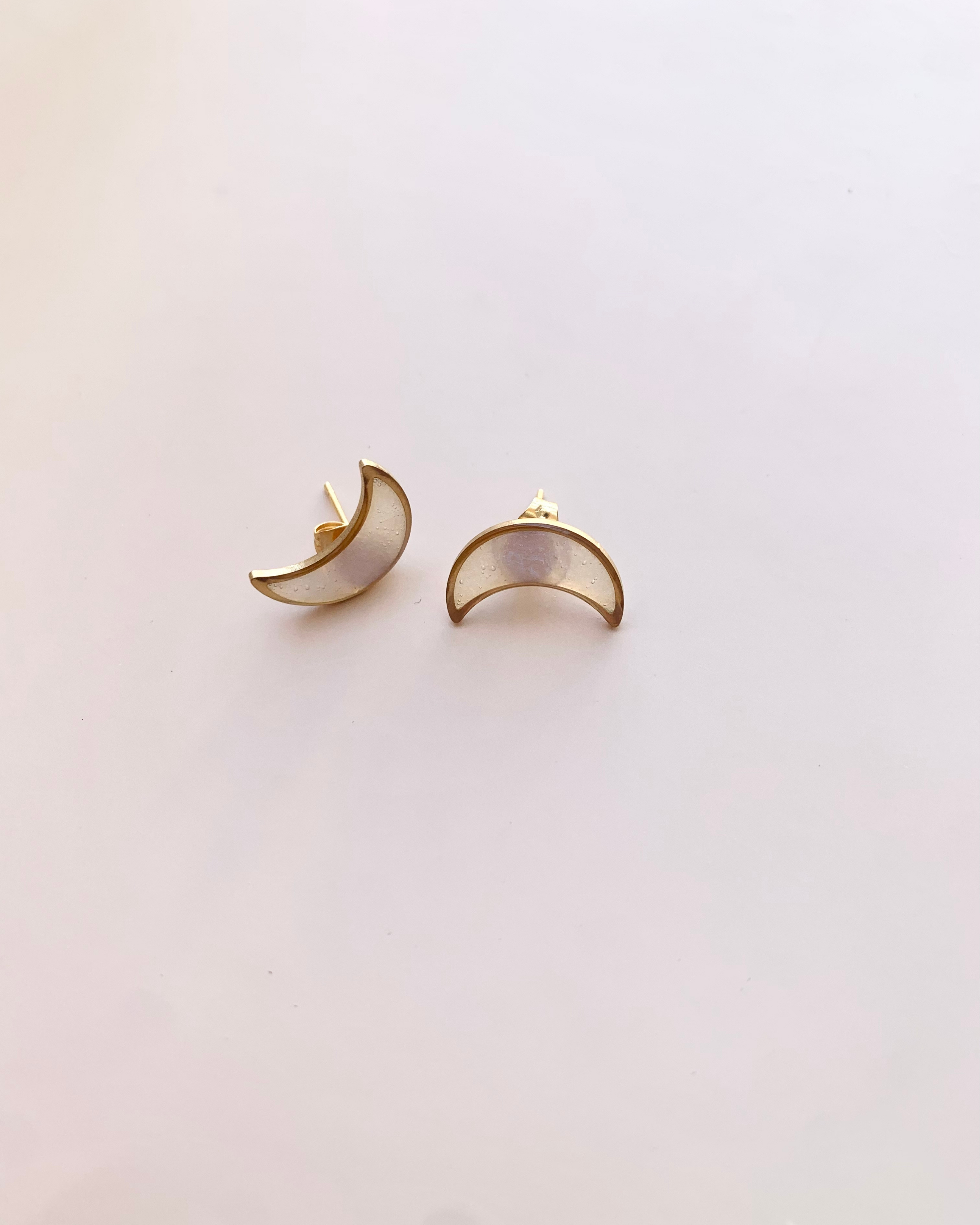 Pendientes de media luna (pendientes de botón)