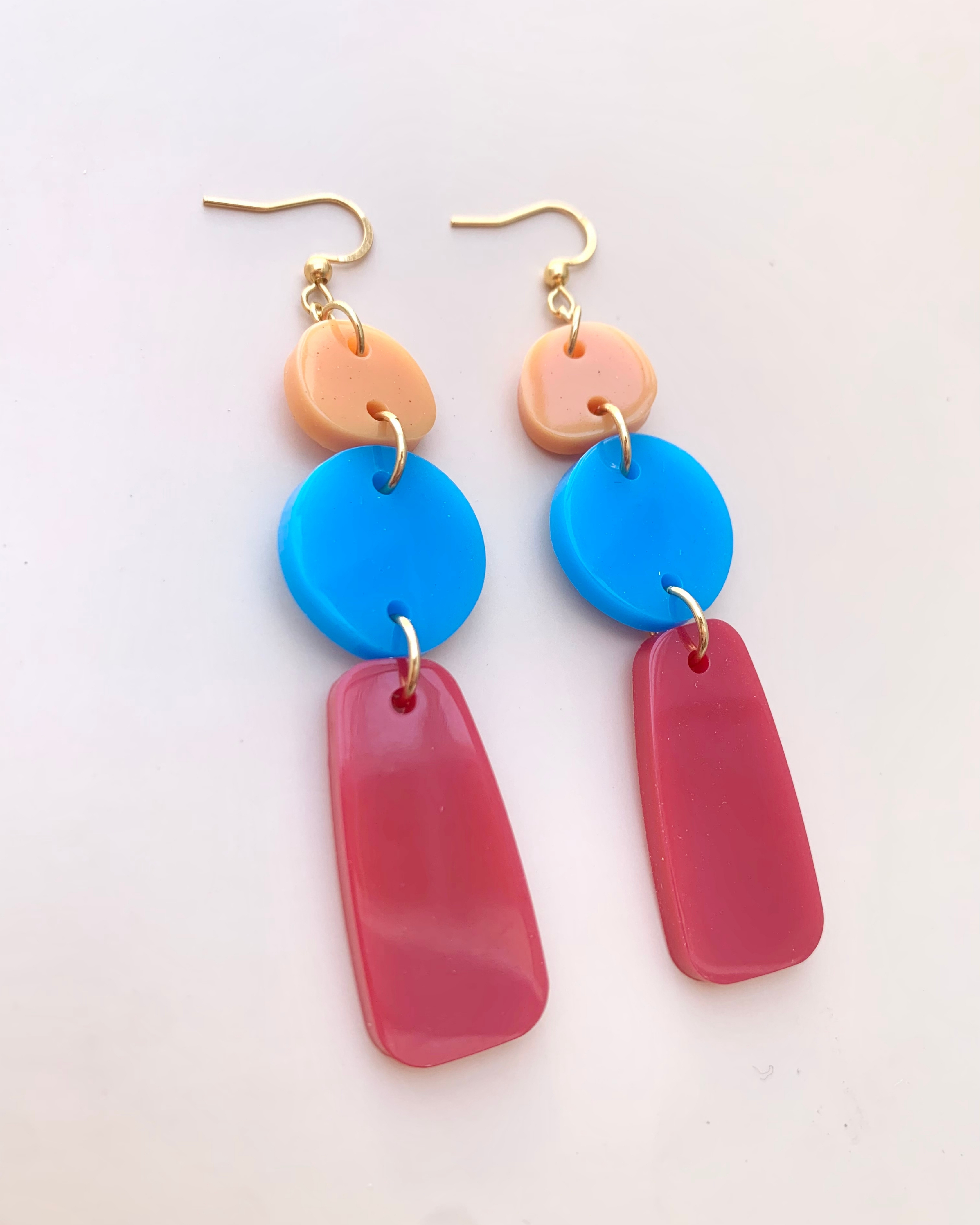 Pendientes de colores vivos