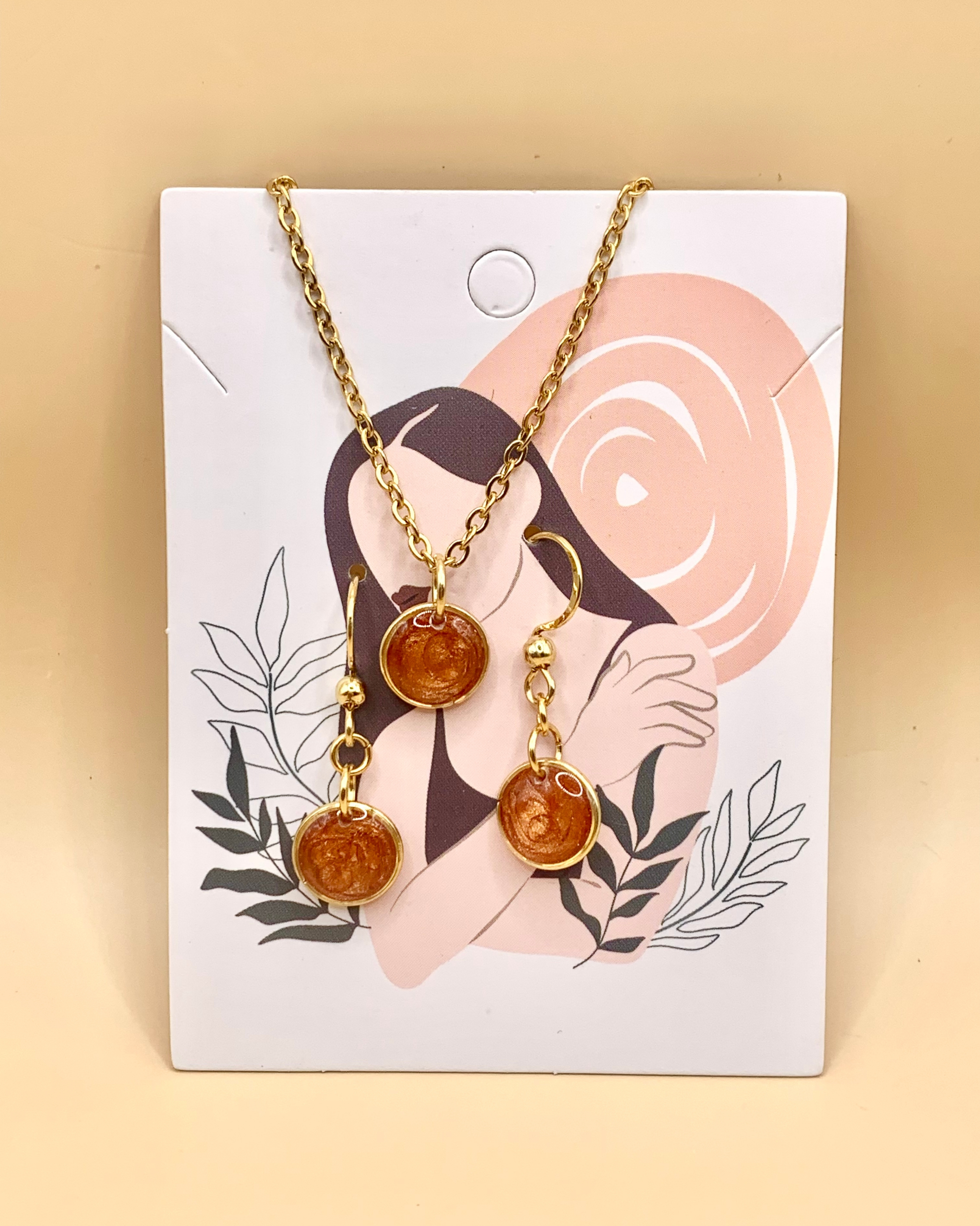 Conjunto de joyería dorada