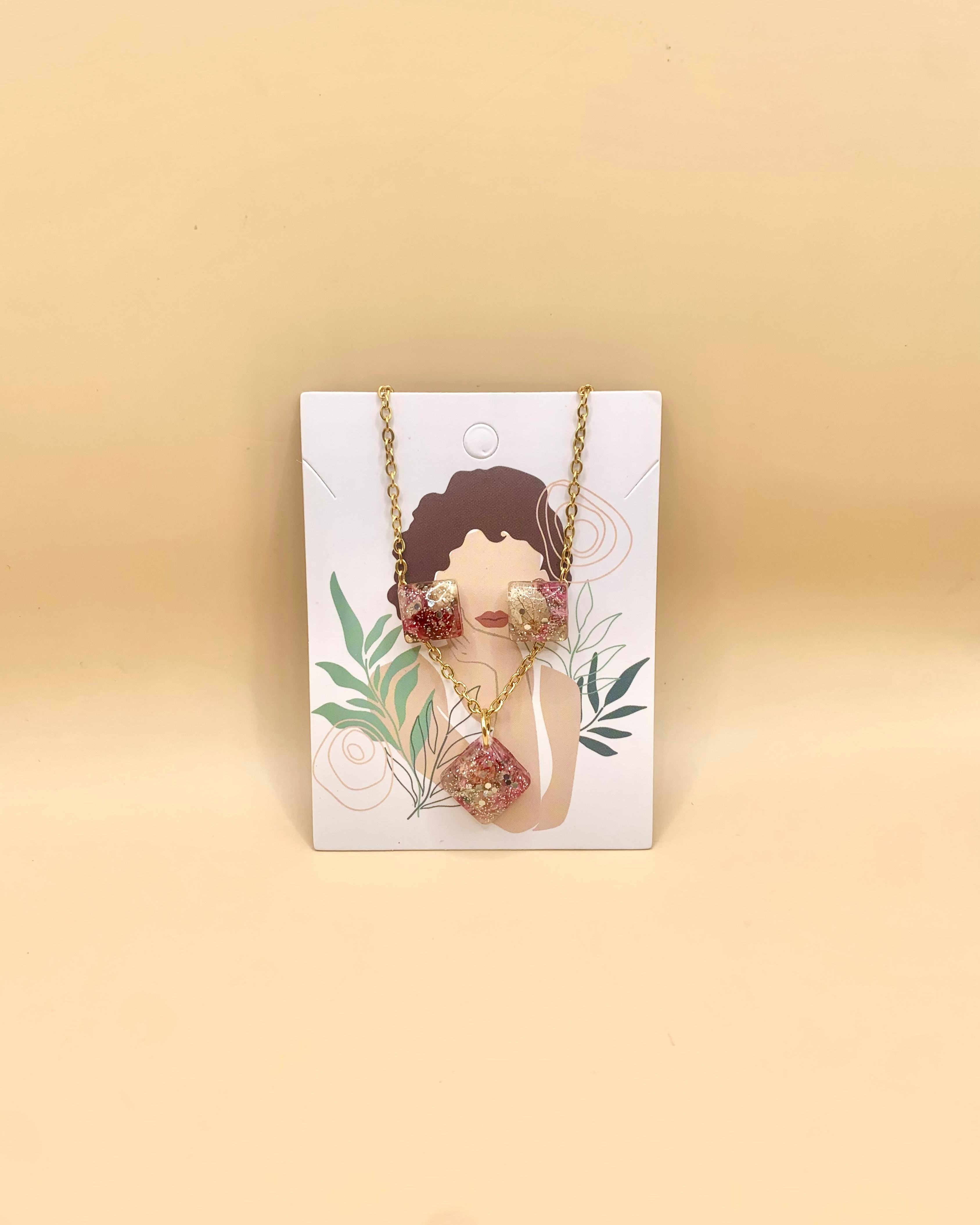 Conjunto de joyería con flor