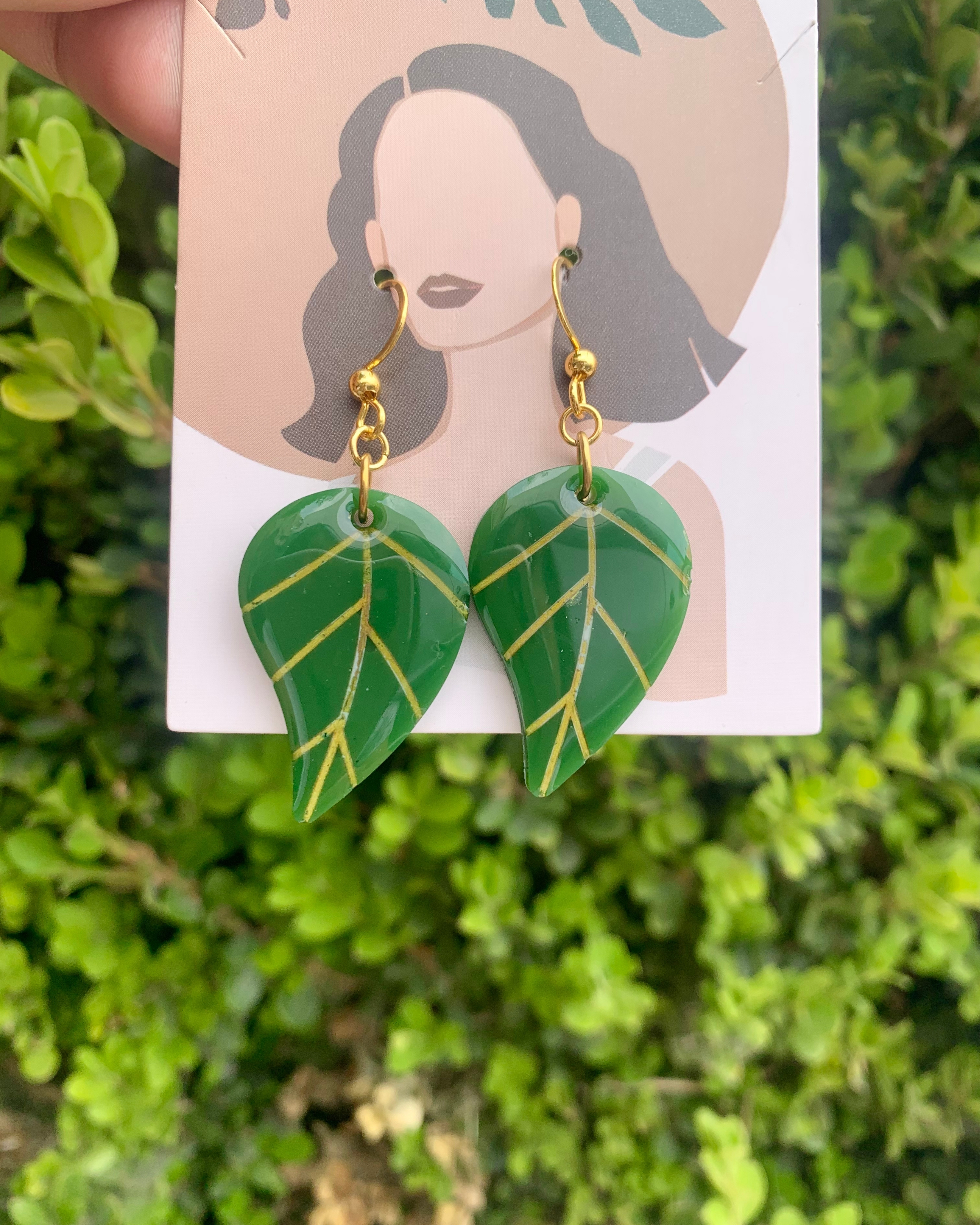 Aretes de hoja verde