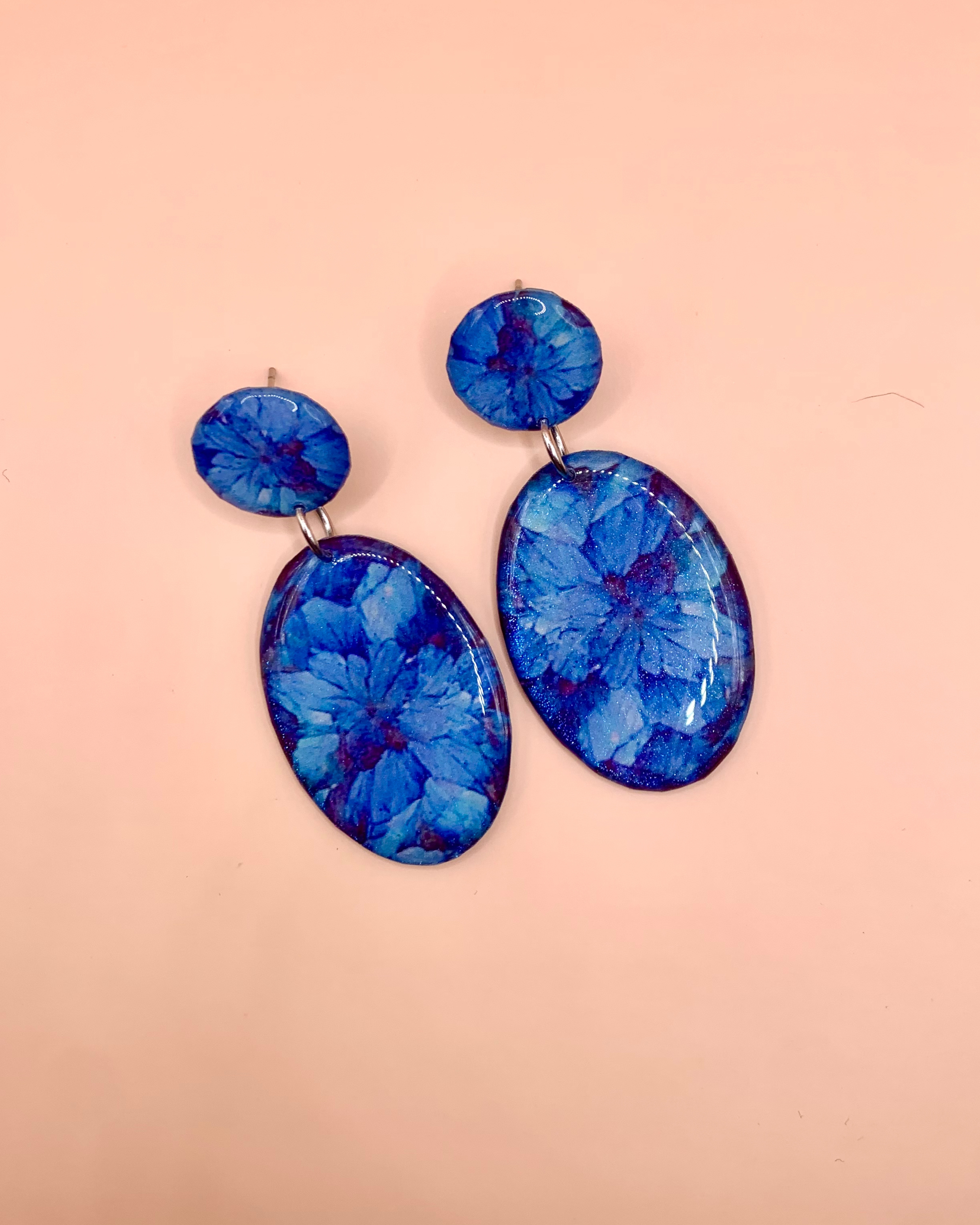 Pendientes de diseño de flores azules