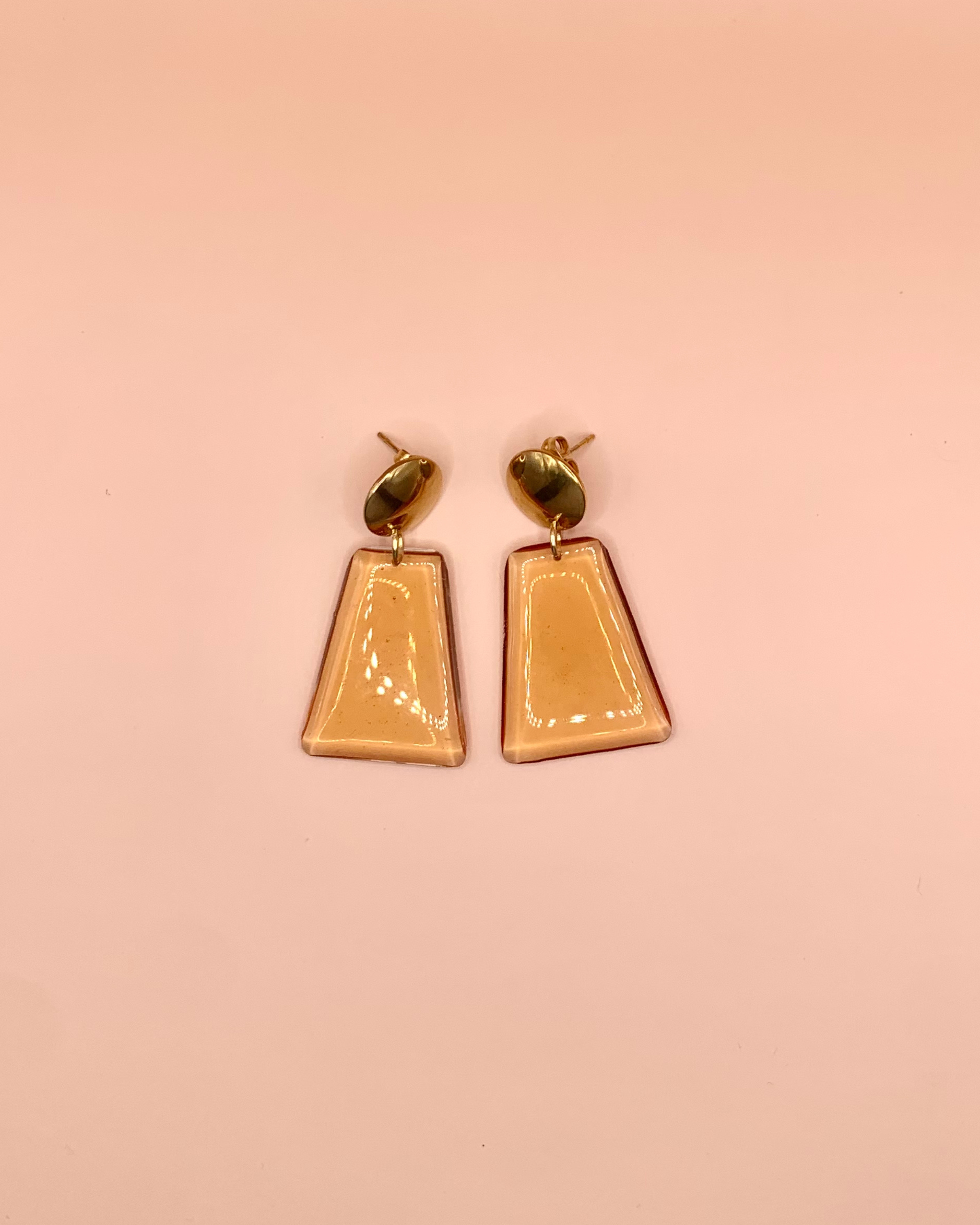 Pendientes geométricos dorados (color personalizable)