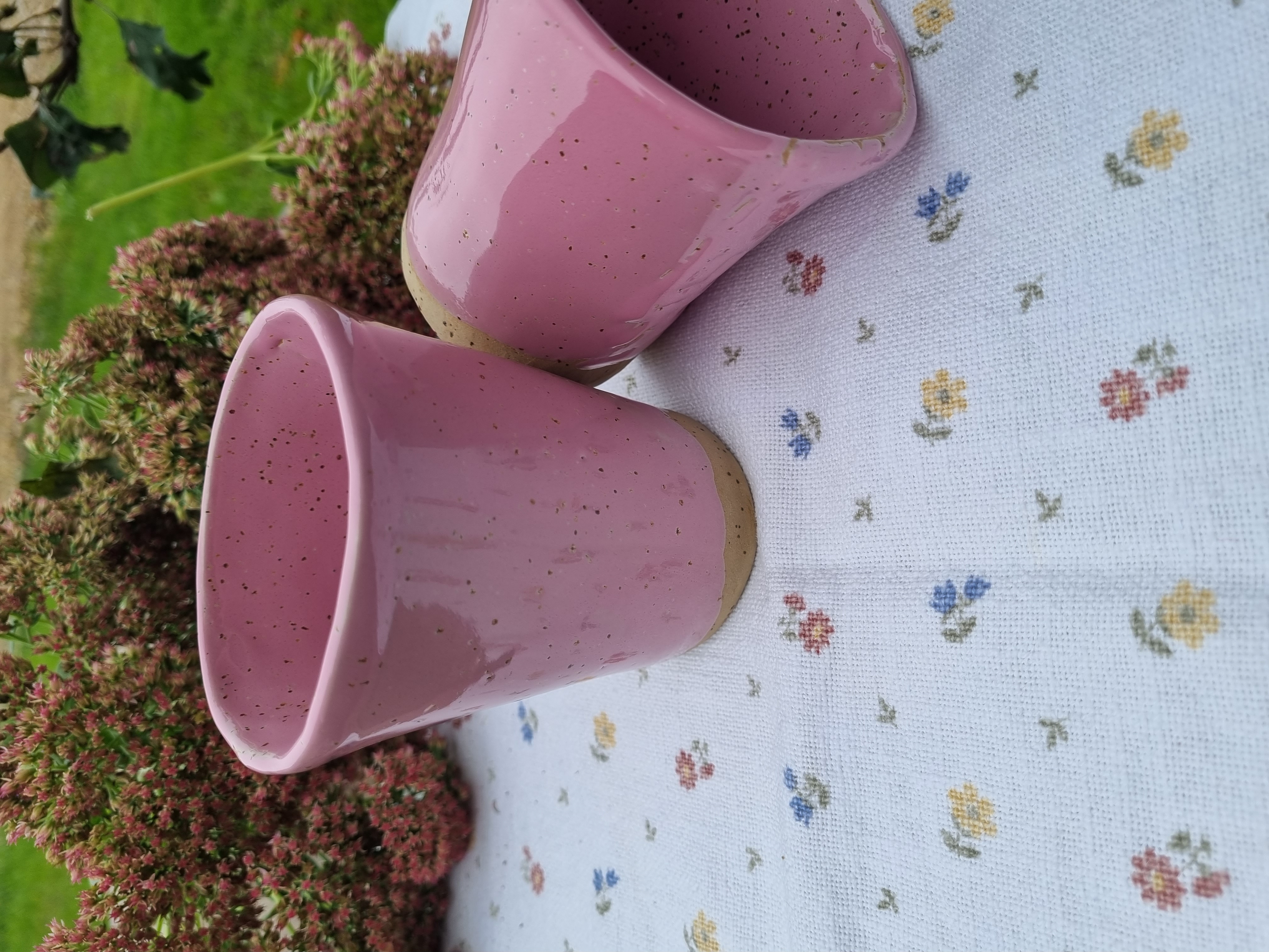 Puodelis "Rožinė spurga"