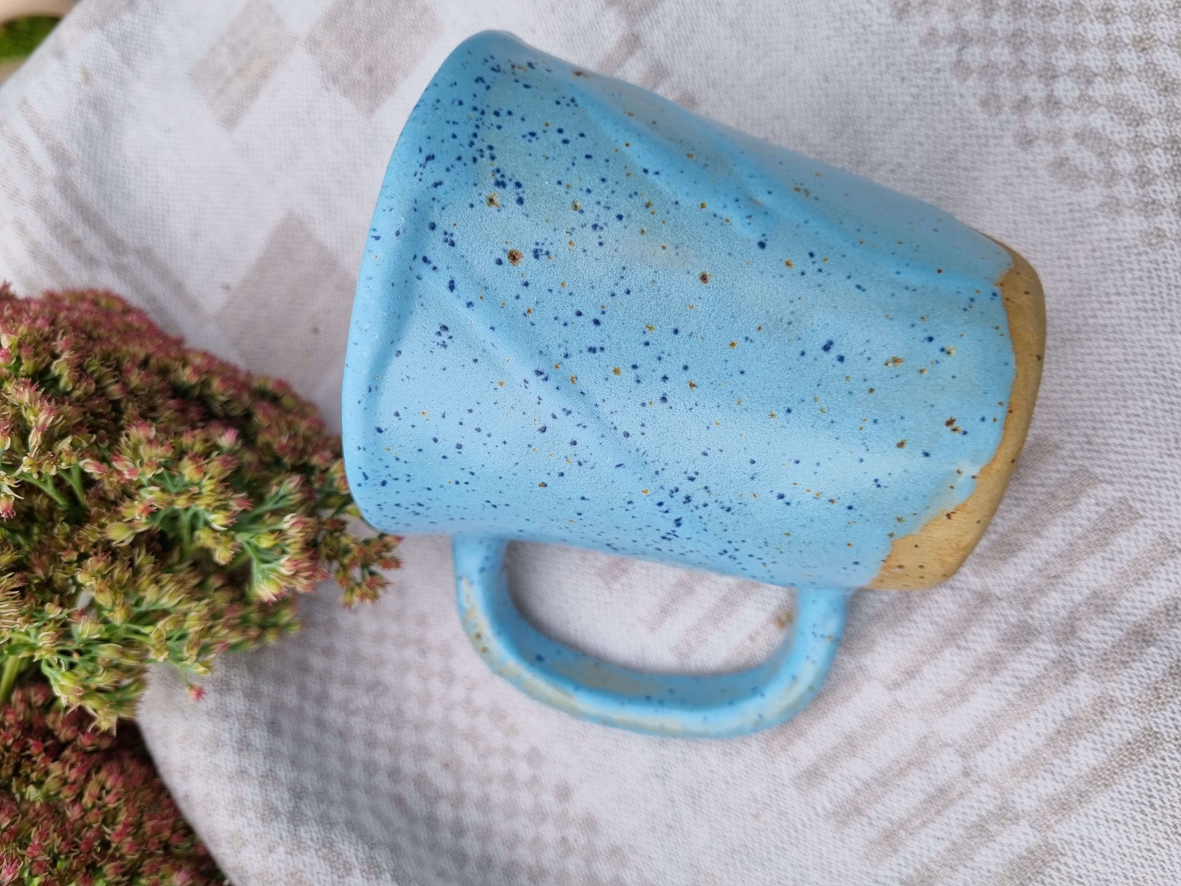 Puodelis "Mėlyna spurga"