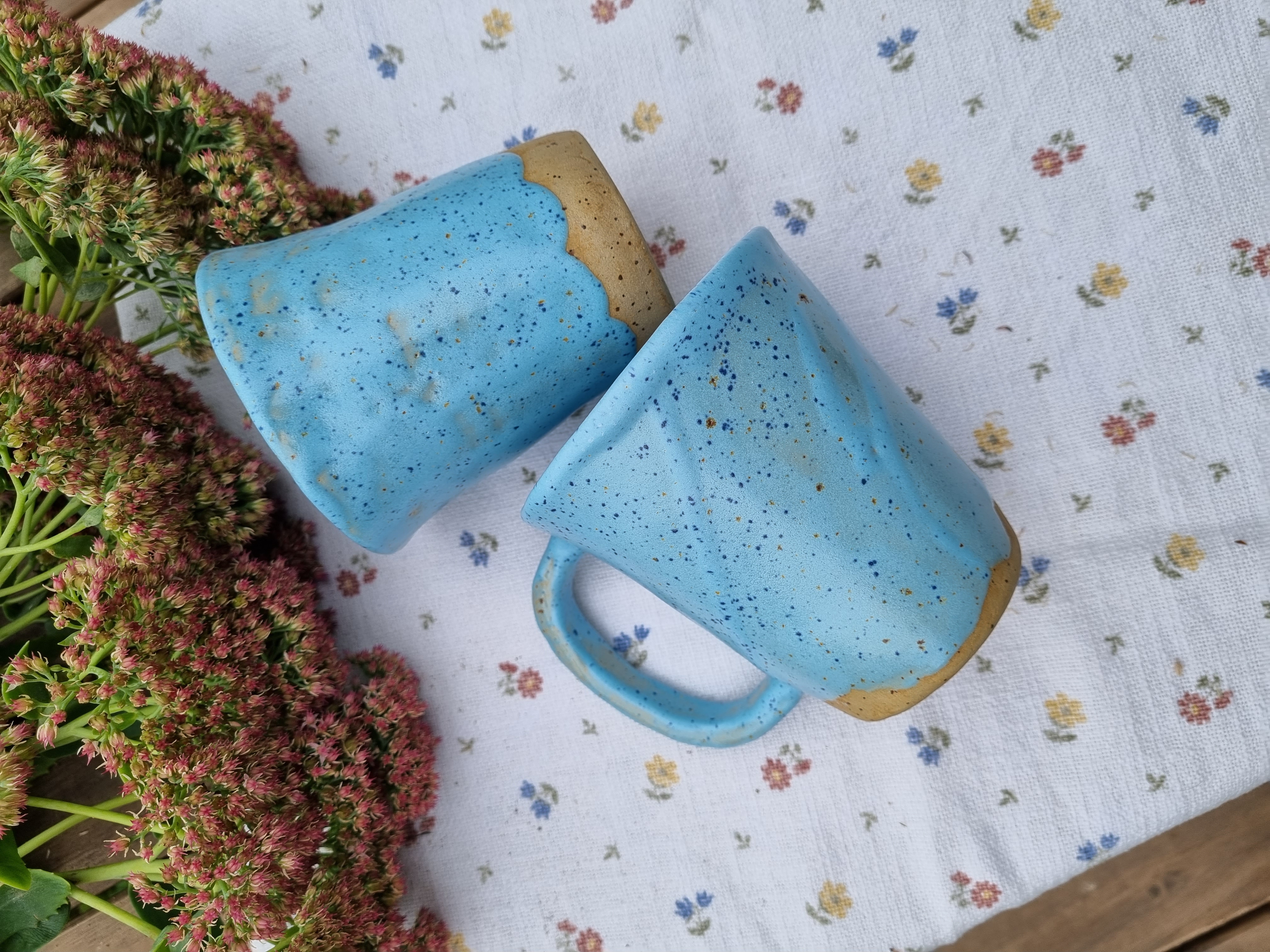 Puodelis "Mėlyna spurga"