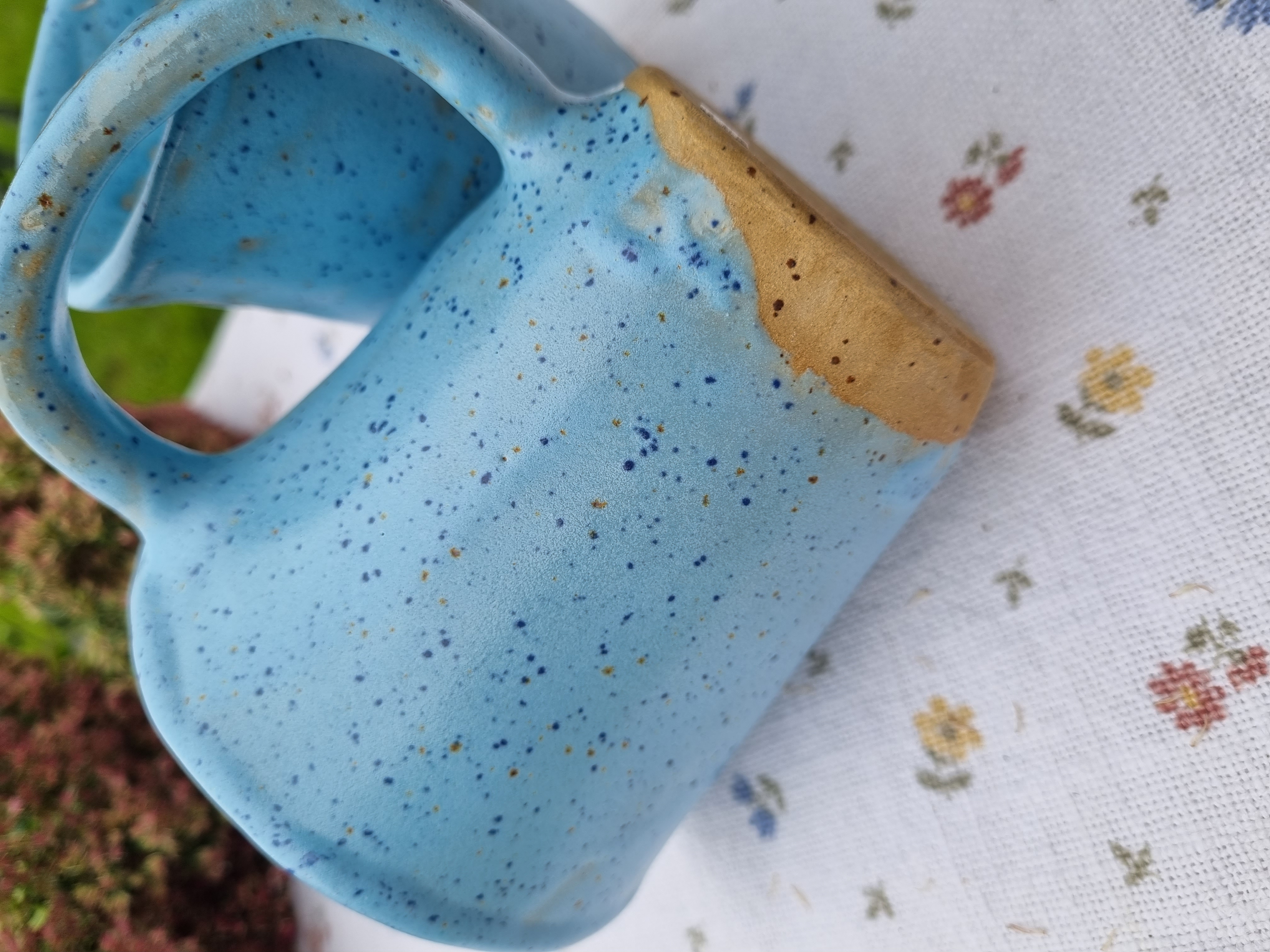 Puodelis "Mėlyna spurga"