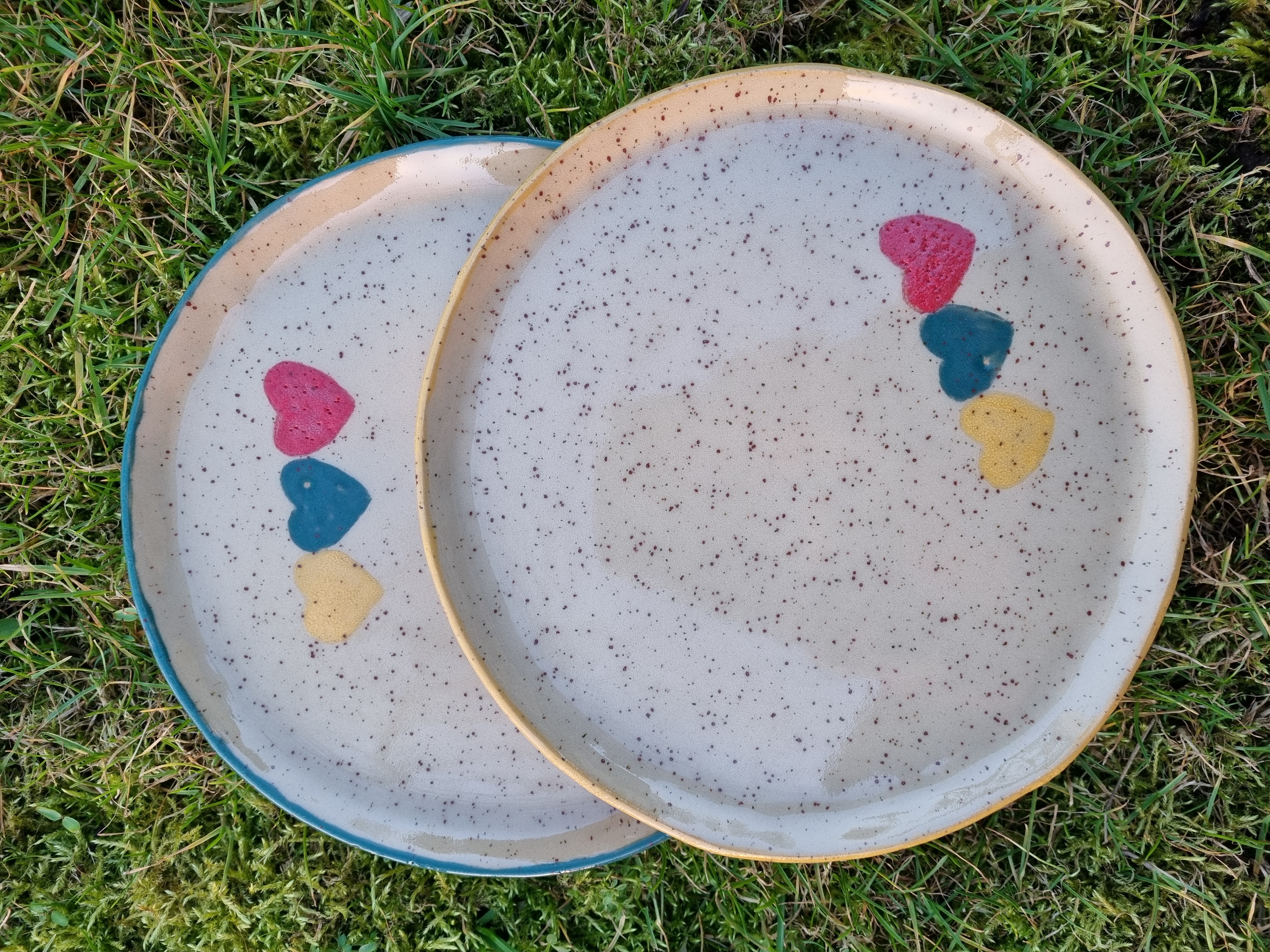 Lėkštė "Lietuva" su taškeliais