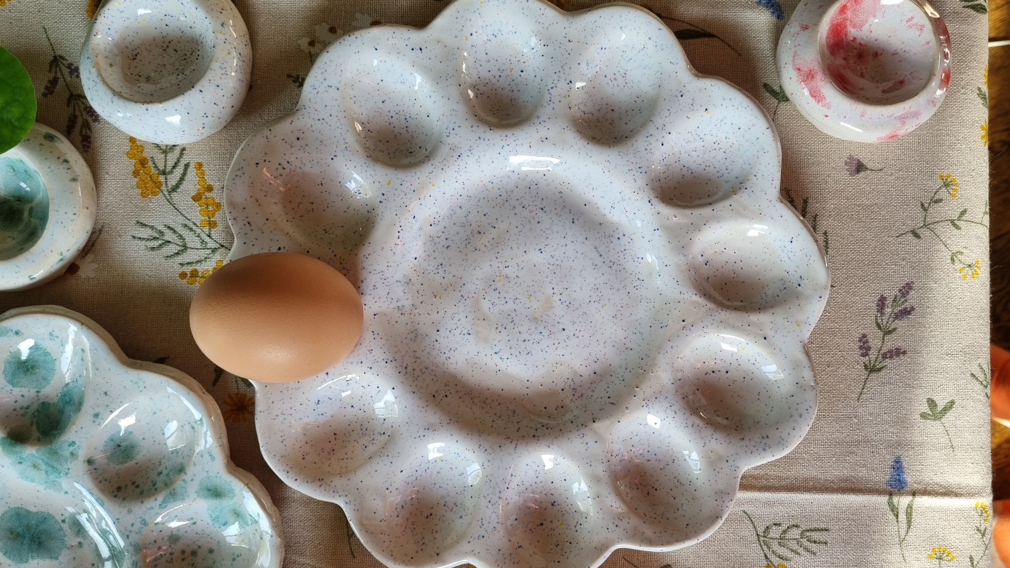 Lėkštė-gėlė kiaušiniams