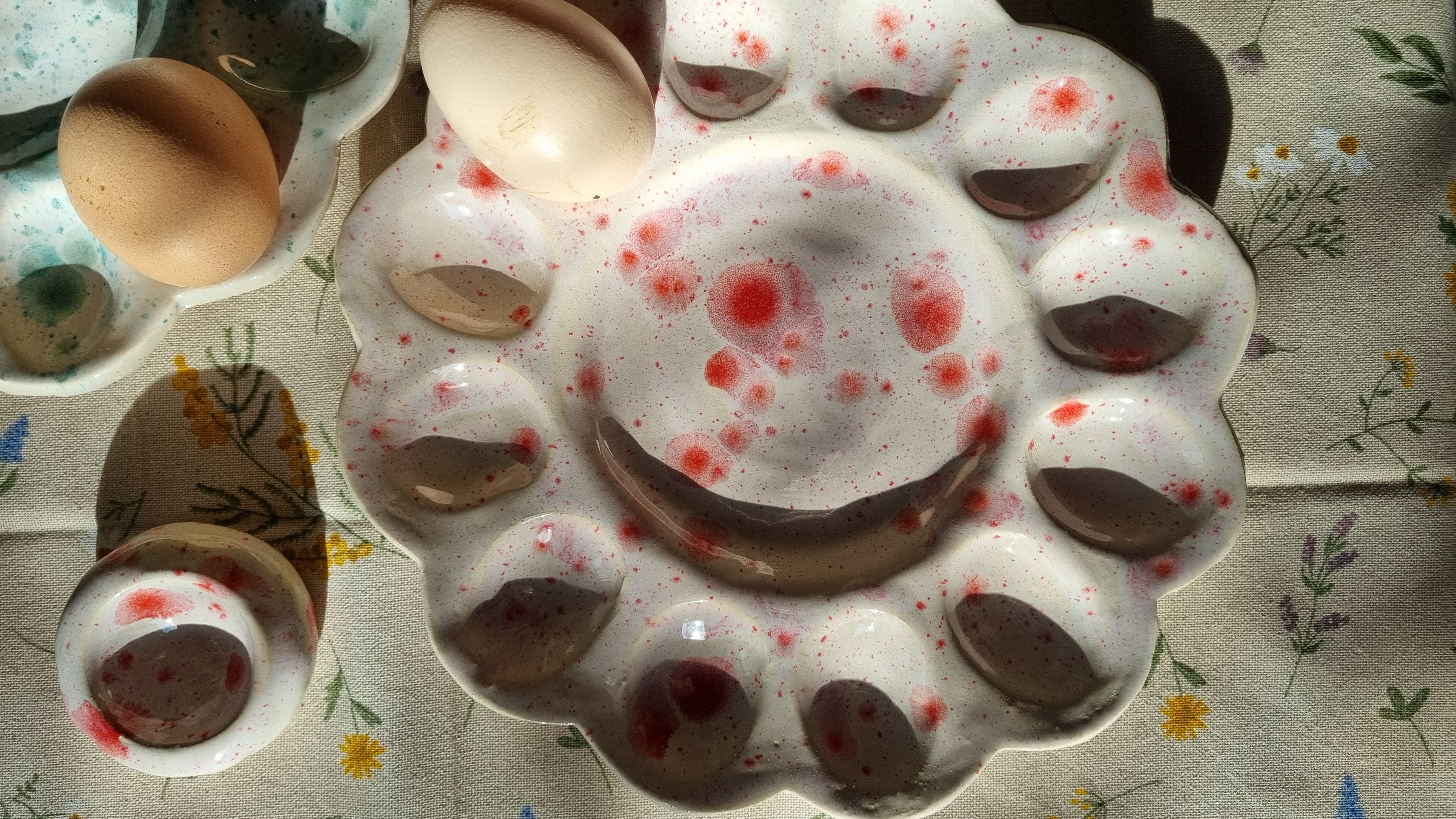 Lėkštė-gėlė kiaušiniams