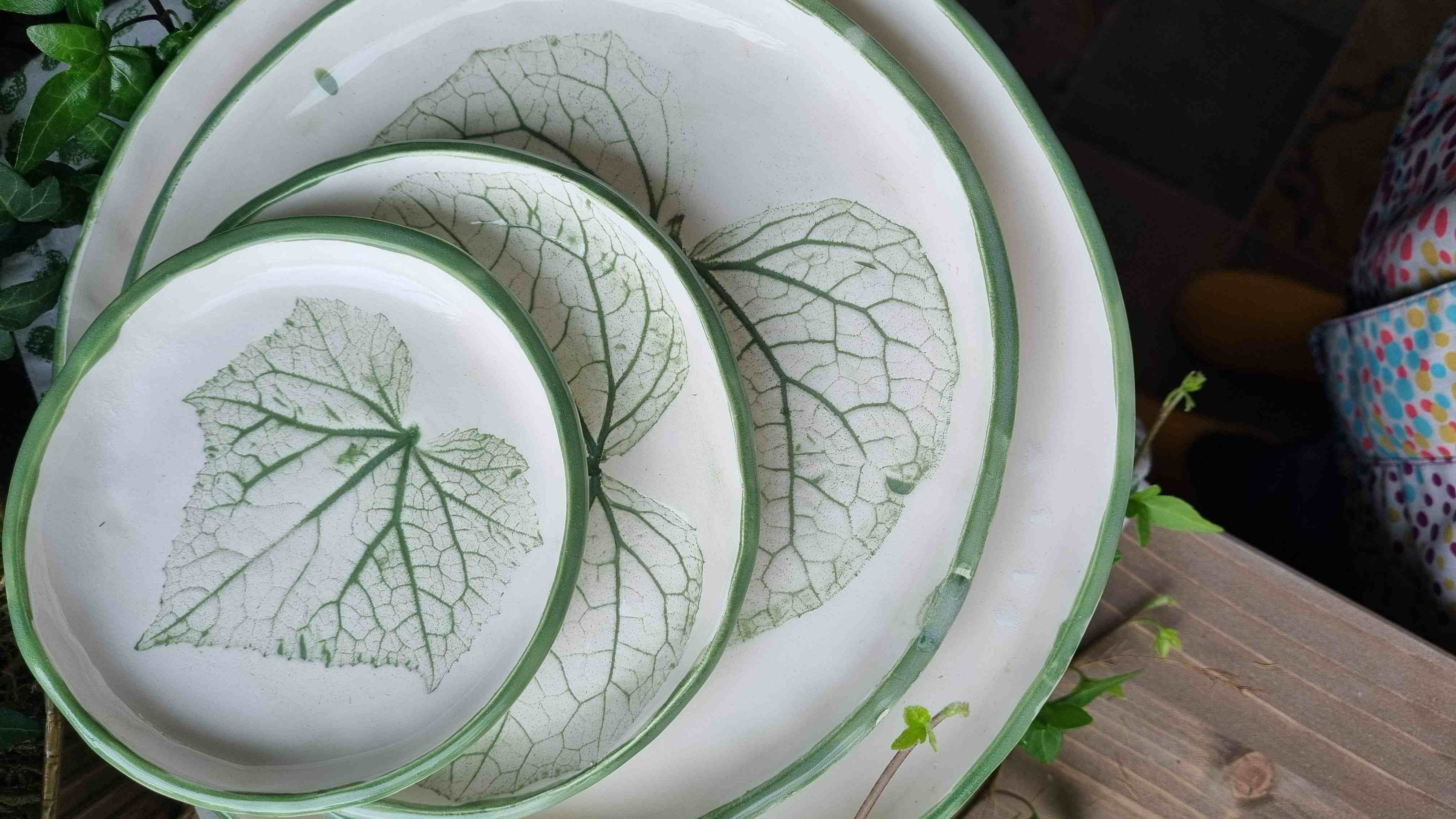 Lėkščių komplektas "Lapai"