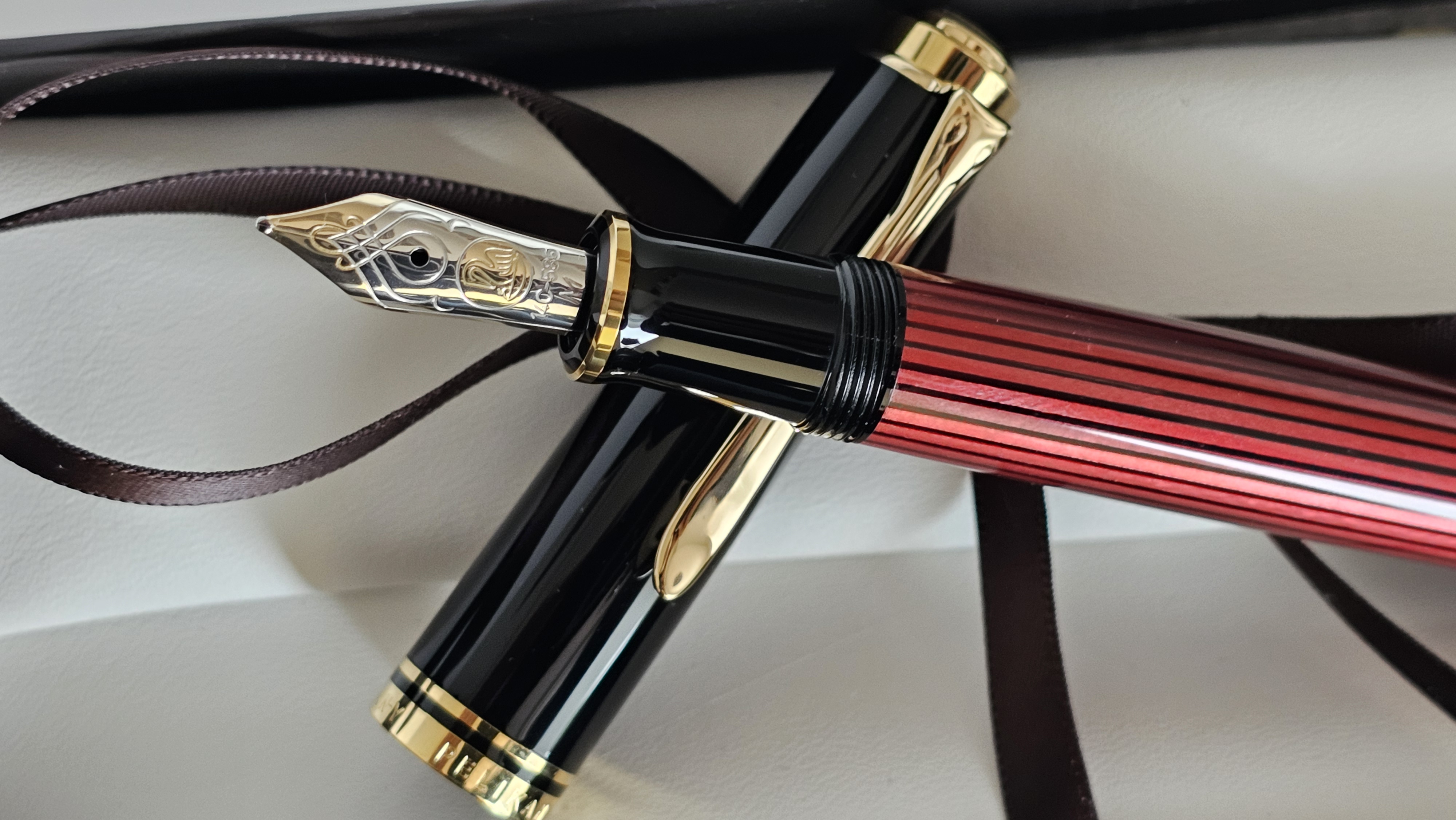 NOS Pelikan M600 fountain pen red stripes TRANSLUCENT barrel