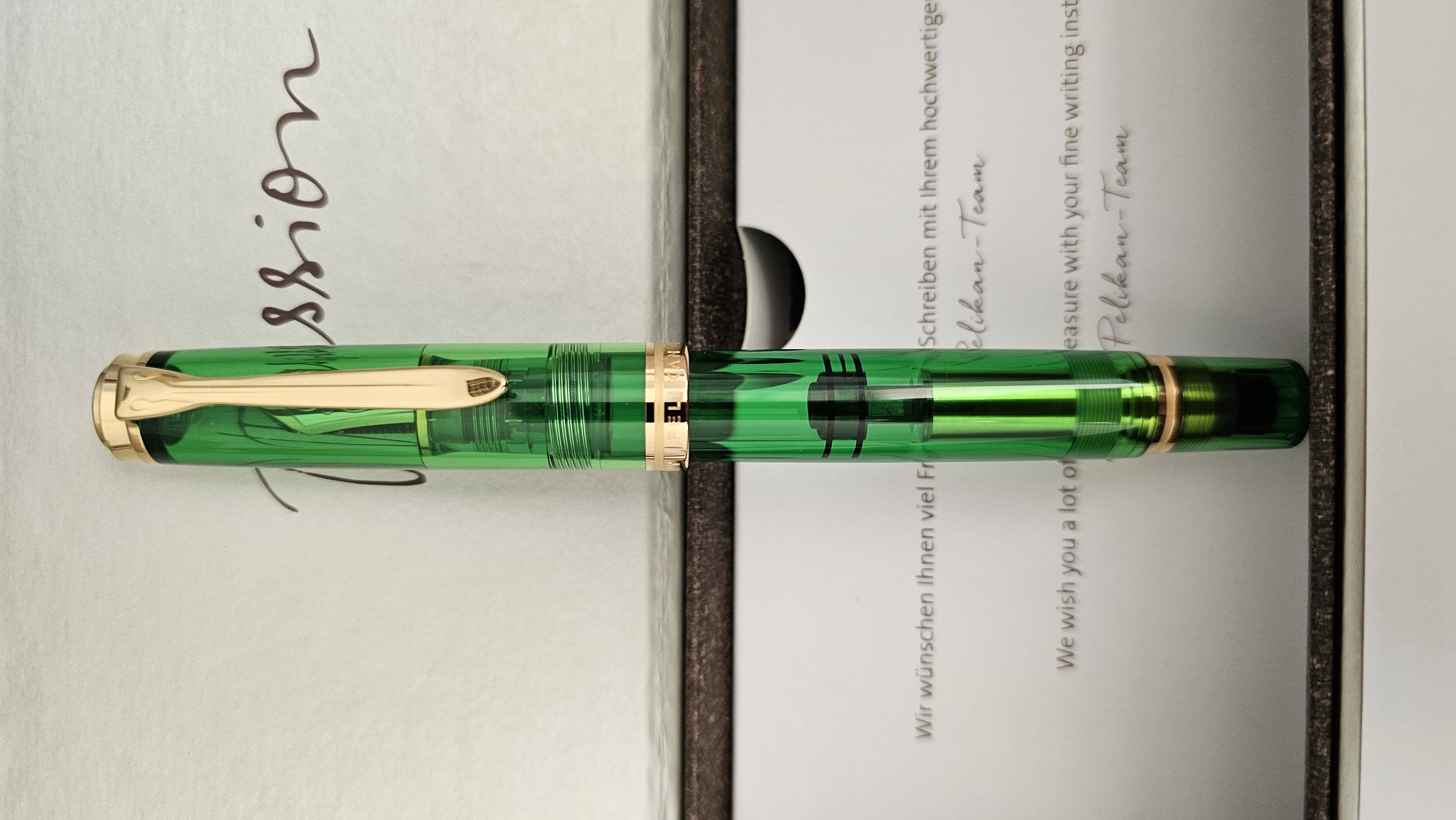 Pelikan M800 Green Demonstrator Special Edition 18K two tone gold nib