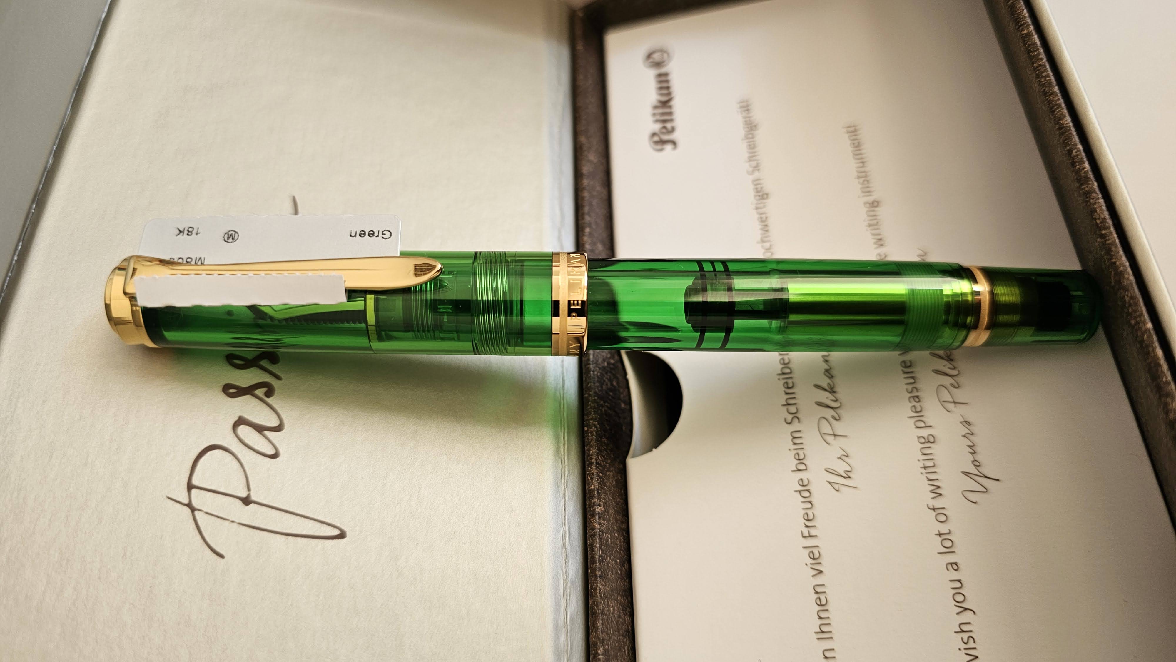 Pelikan M800 Green Demonstrator Special Edition 18K two tone gold nib