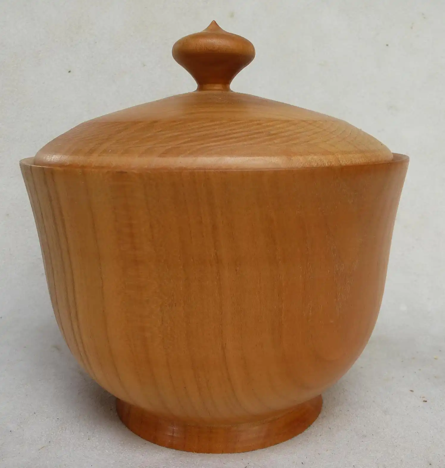 bonbonnière en merisier