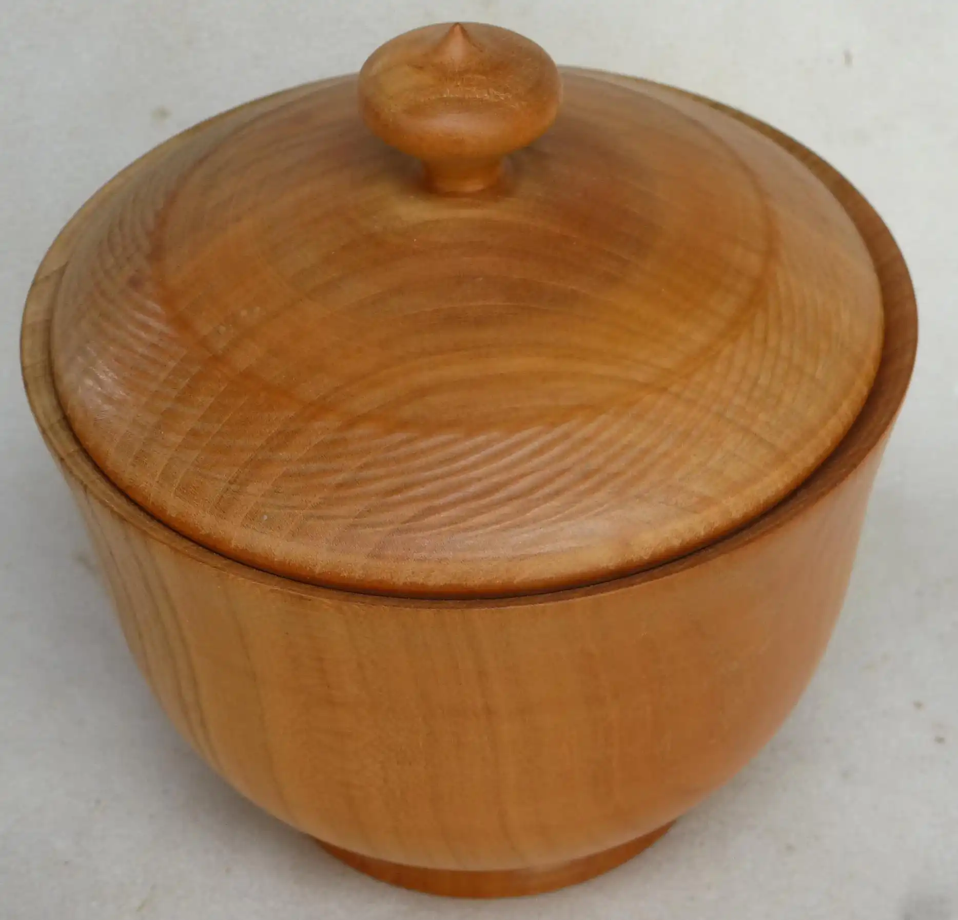 bonbonnière en merisier