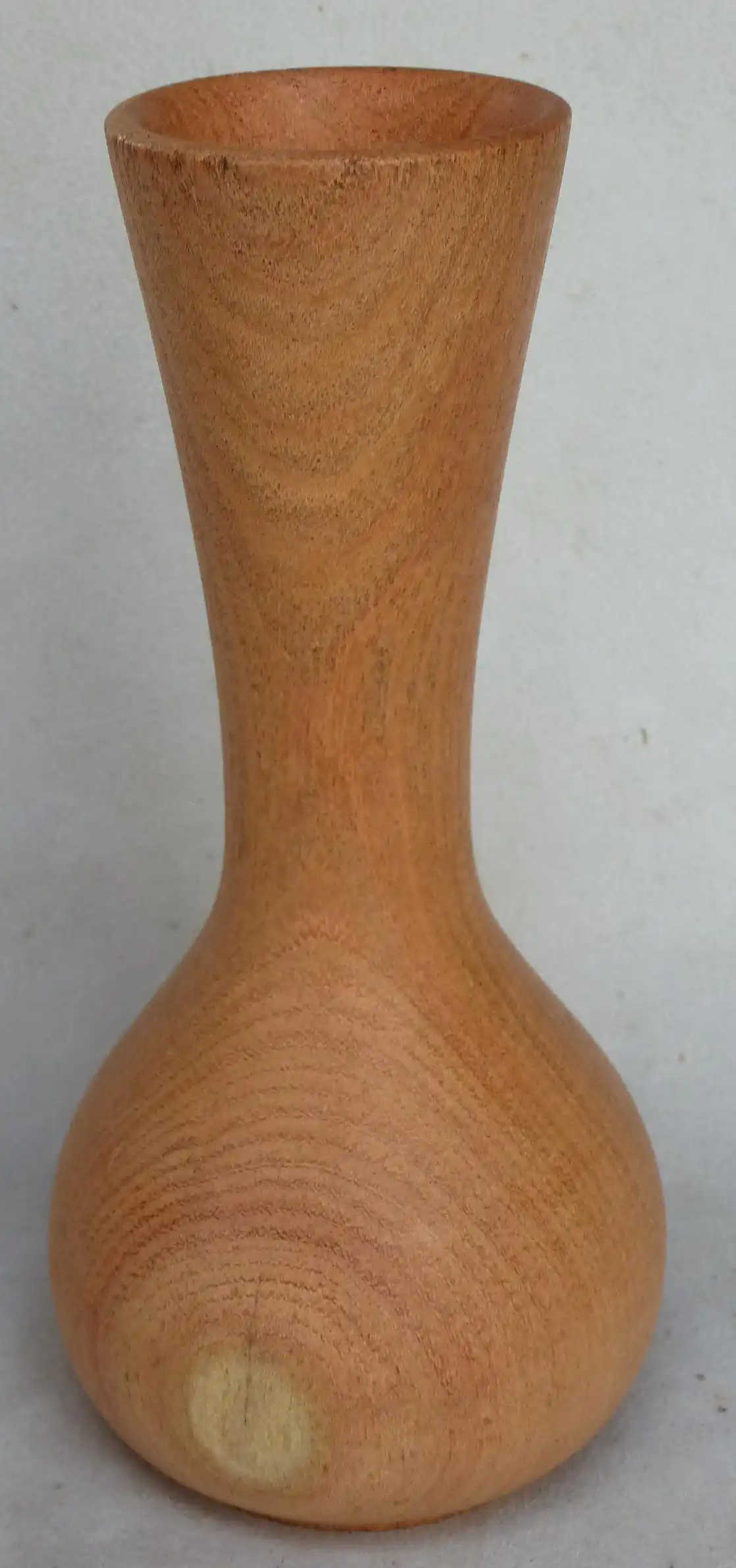 vase soliflore en merisier