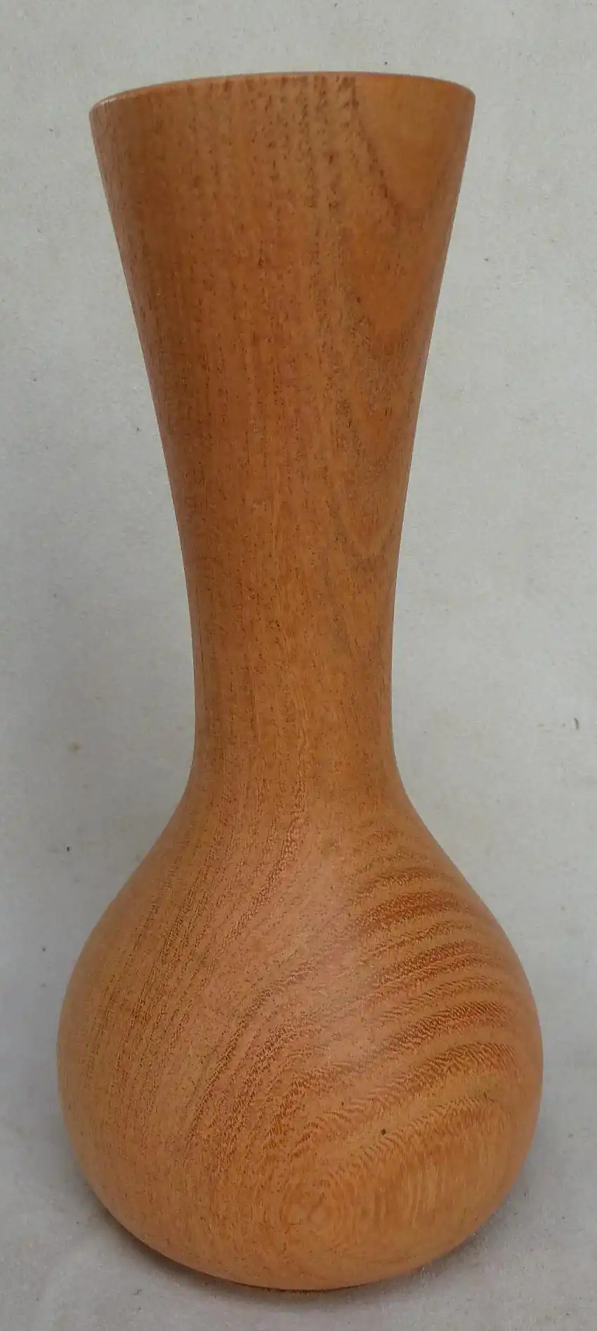 vase soliflore en merisier