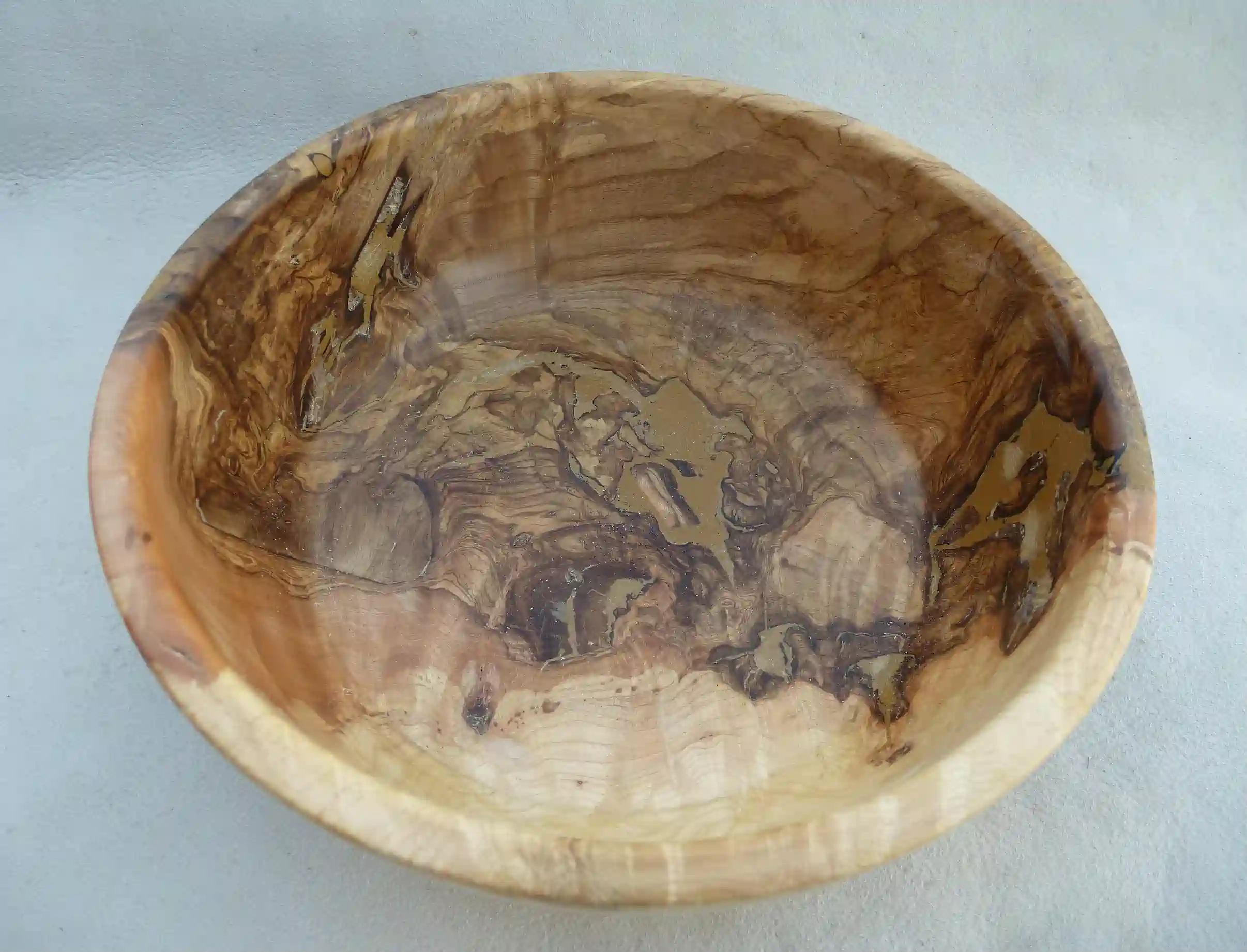 Plat en loupe de frêne