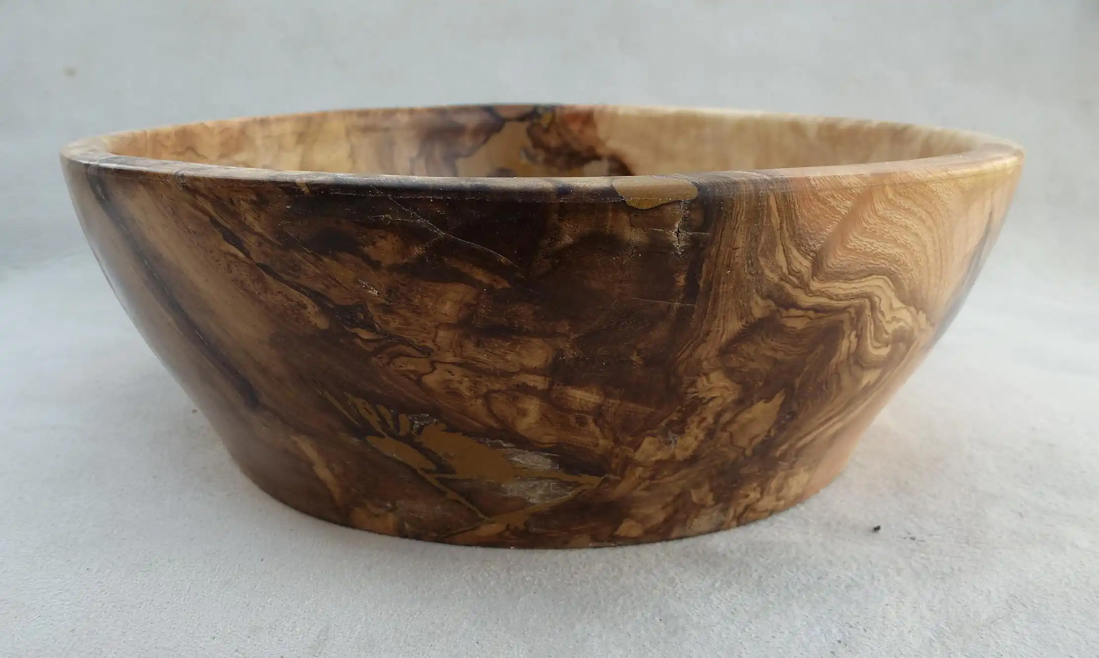 Plat en loupe de frêne