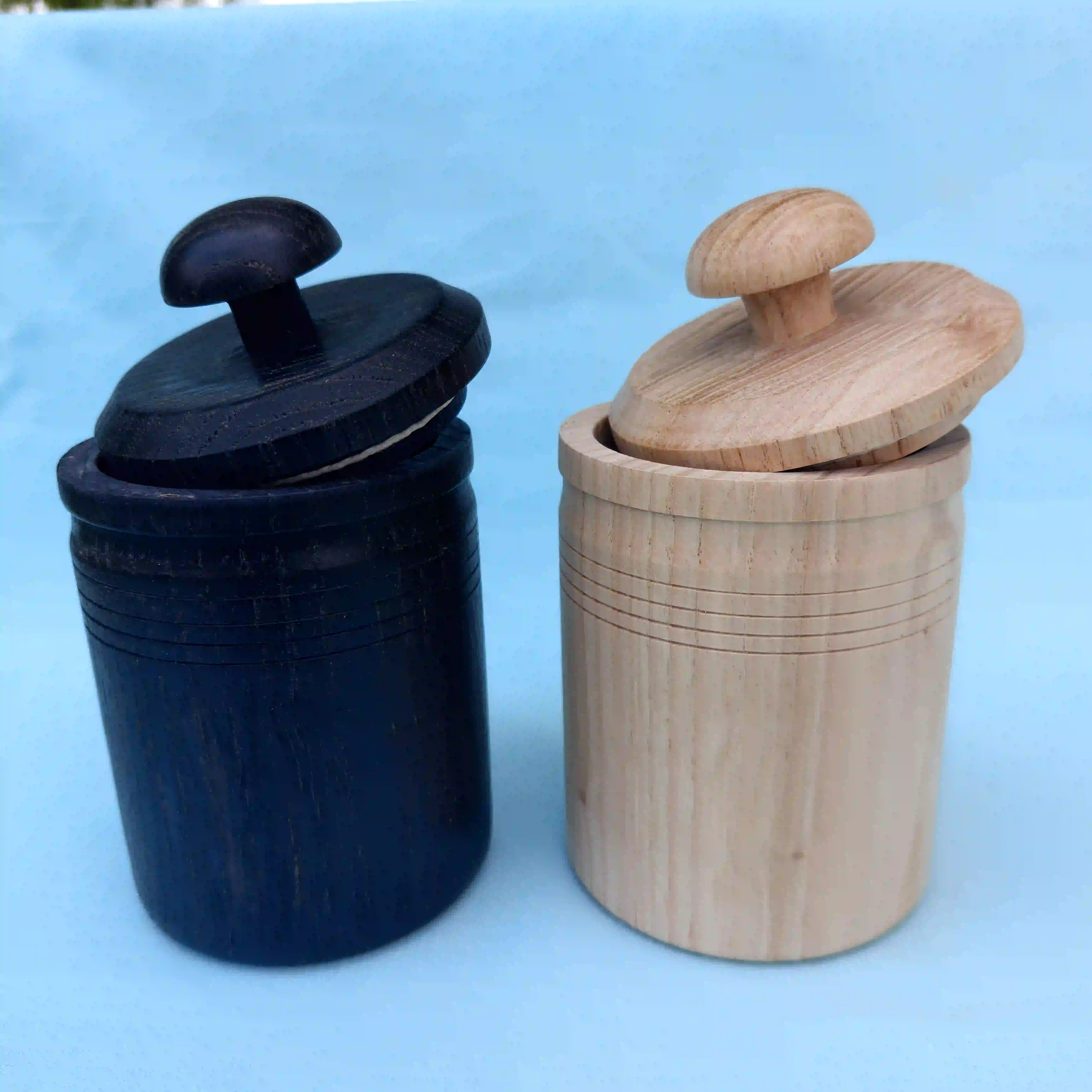 Pots en bois de châtaigner