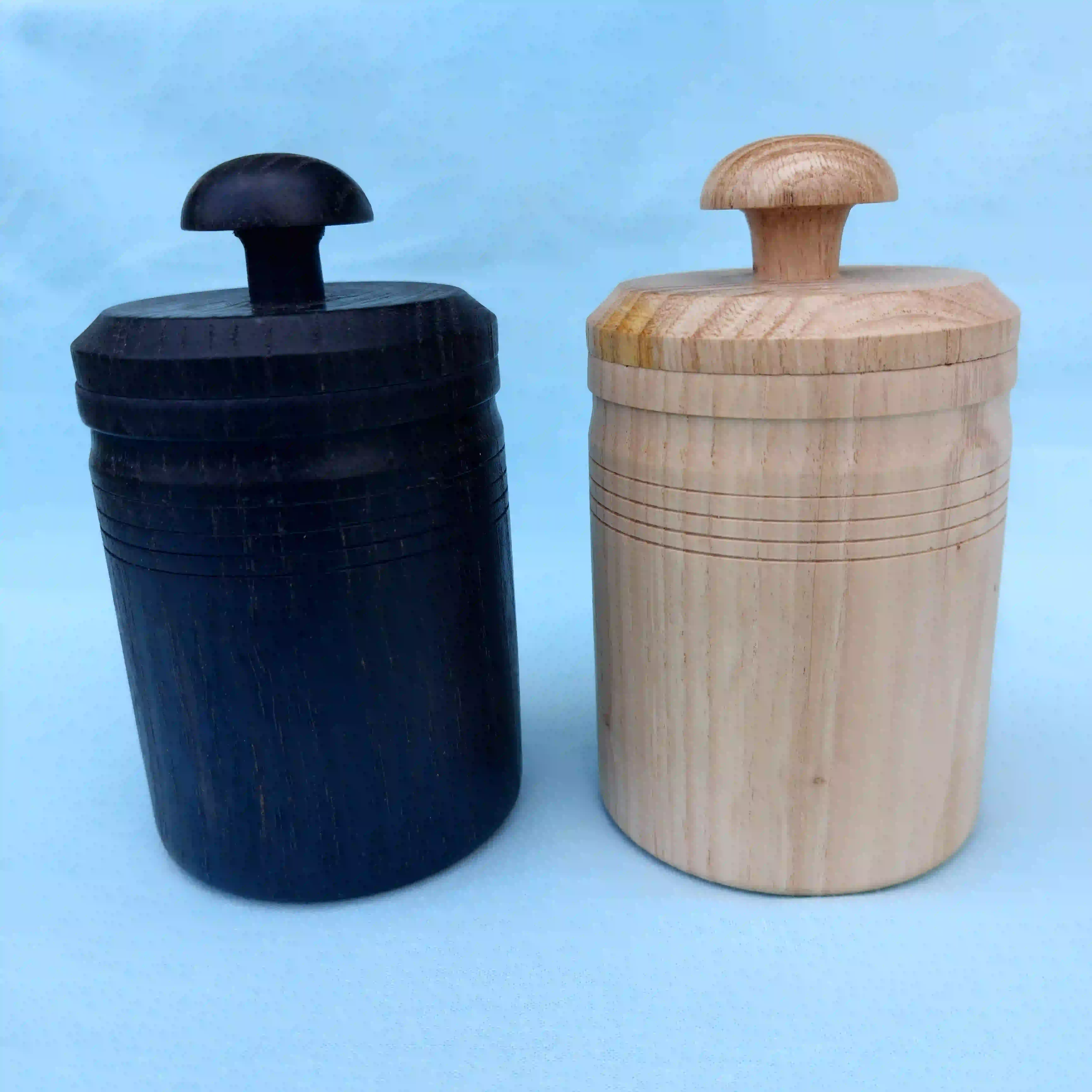 Pots en bois de châtaigner