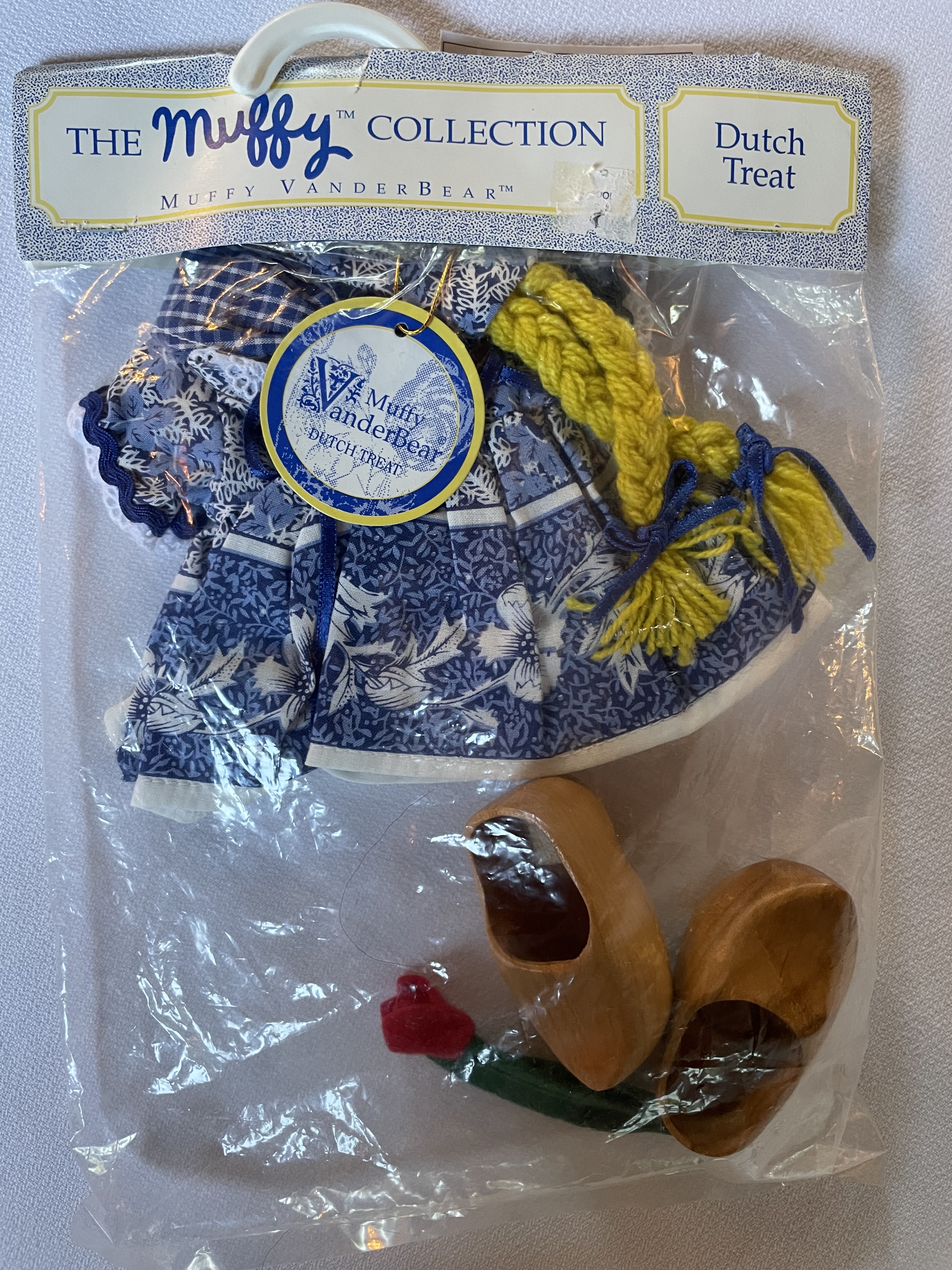 Dutch Treat MUFFY Outfit