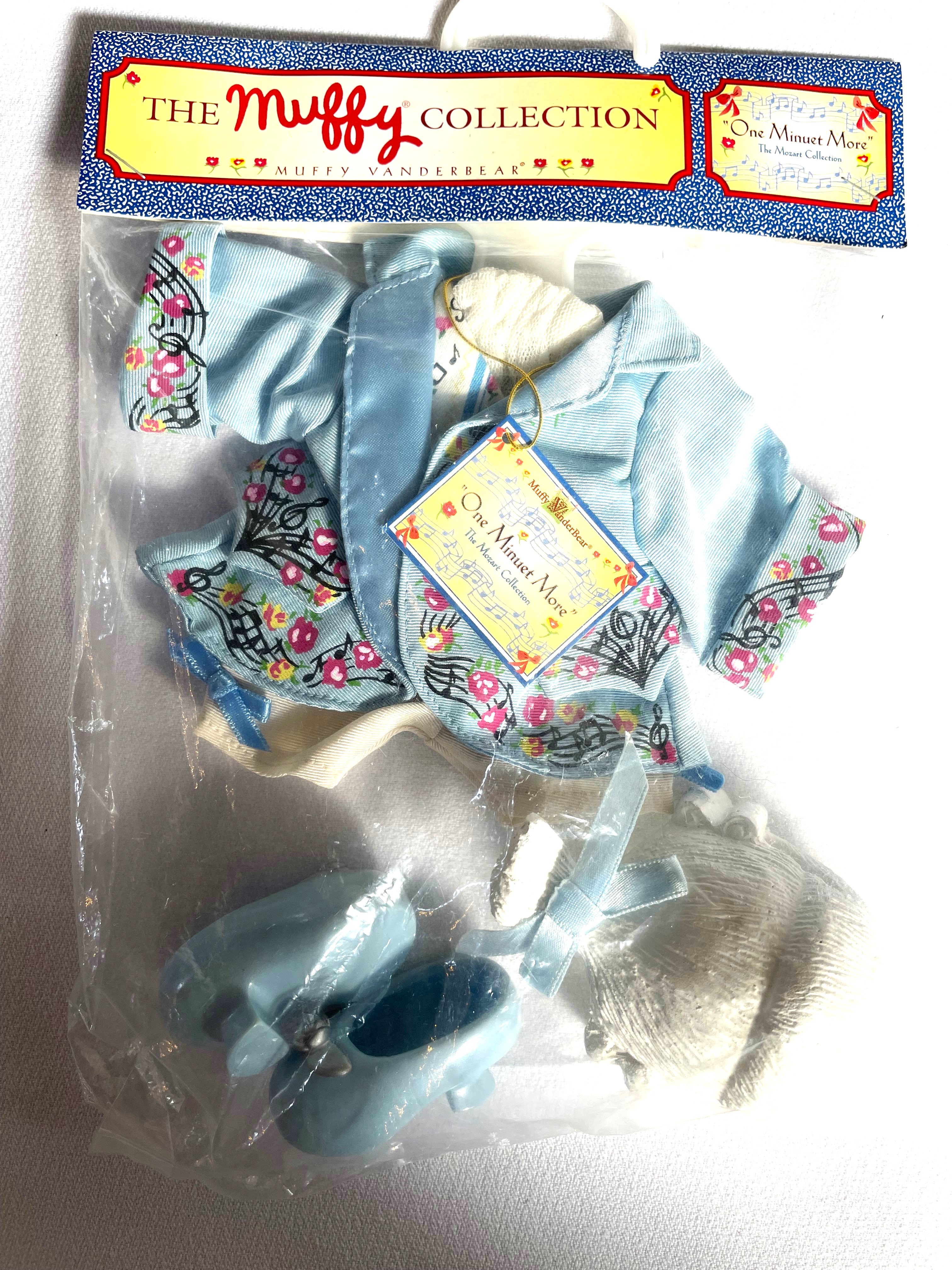One Minuet More: The Mozart Collection MUFFY Outfit - blemish