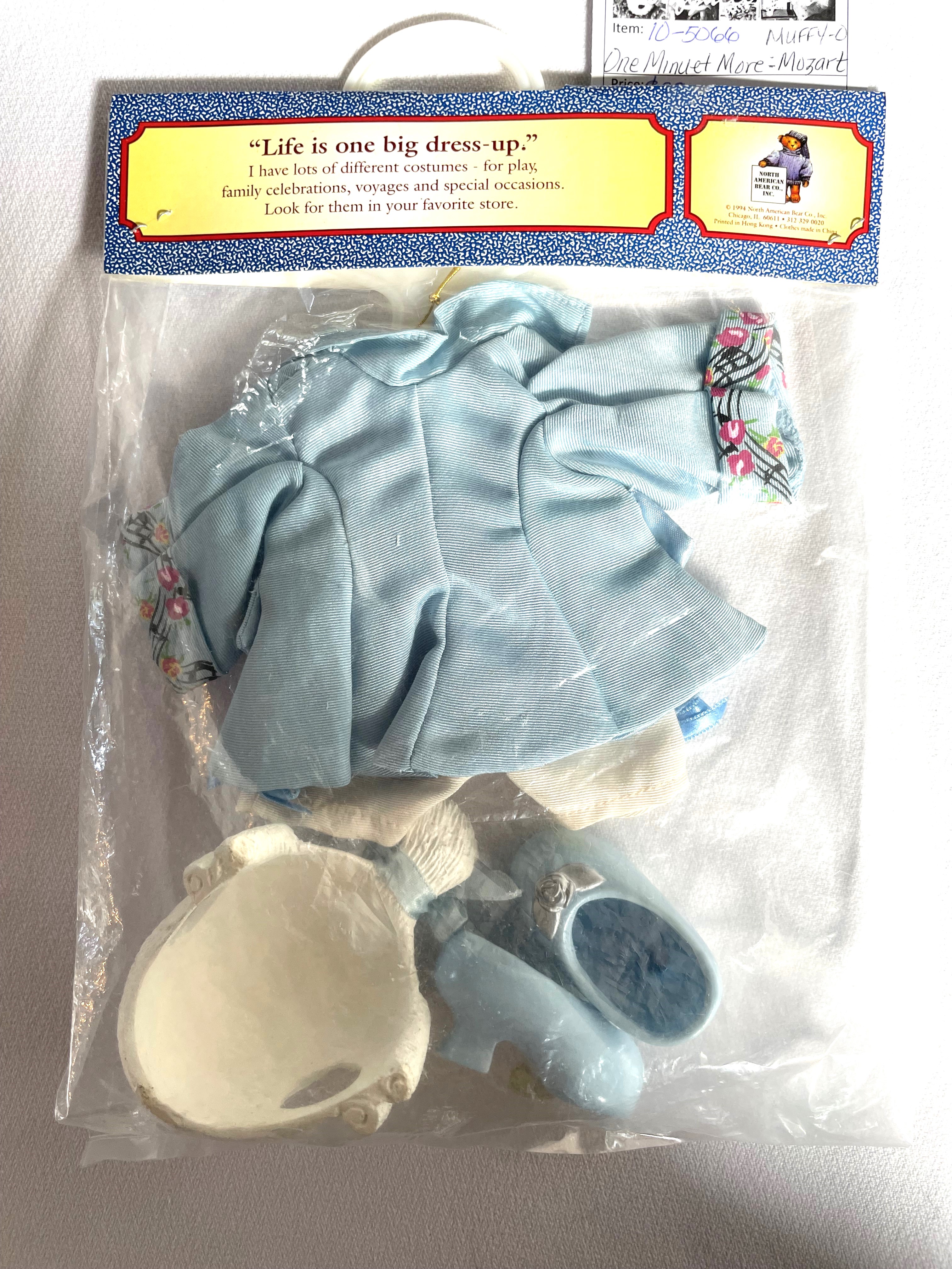 One Minuet More: The Mozart Collection MUFFY Outfit - blemish