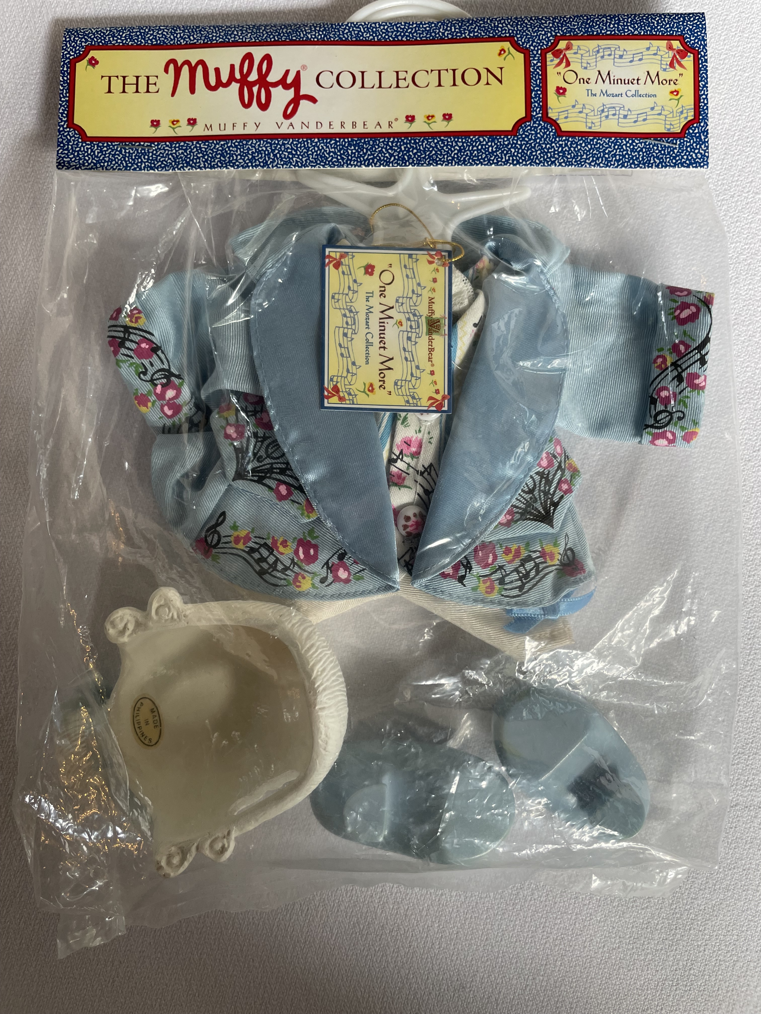 One Minuet More: The Mozart Collection MUFFY Outfit
