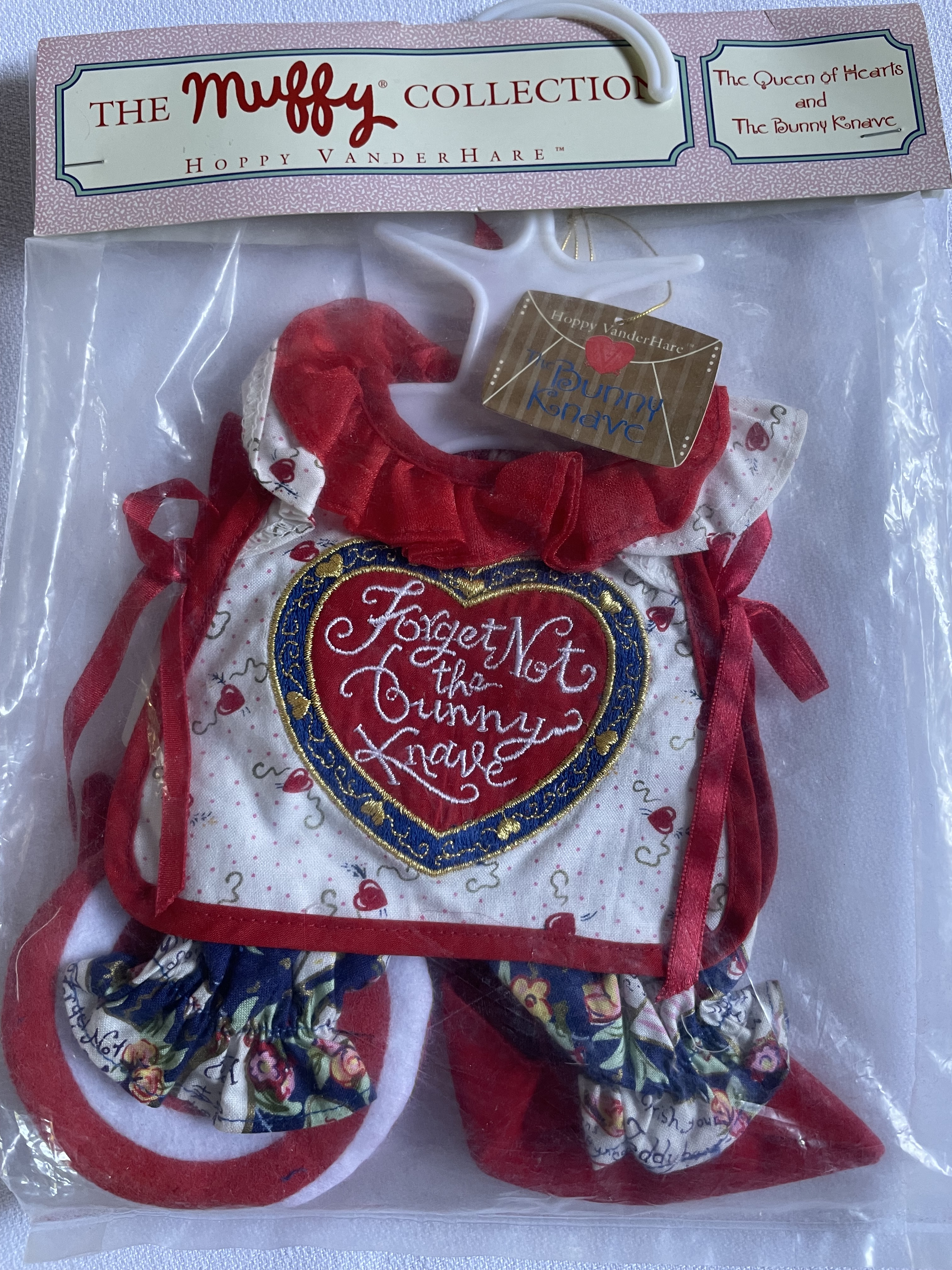 (The) Queen of Hearts and The Bunny Knave HOPPY Outfit